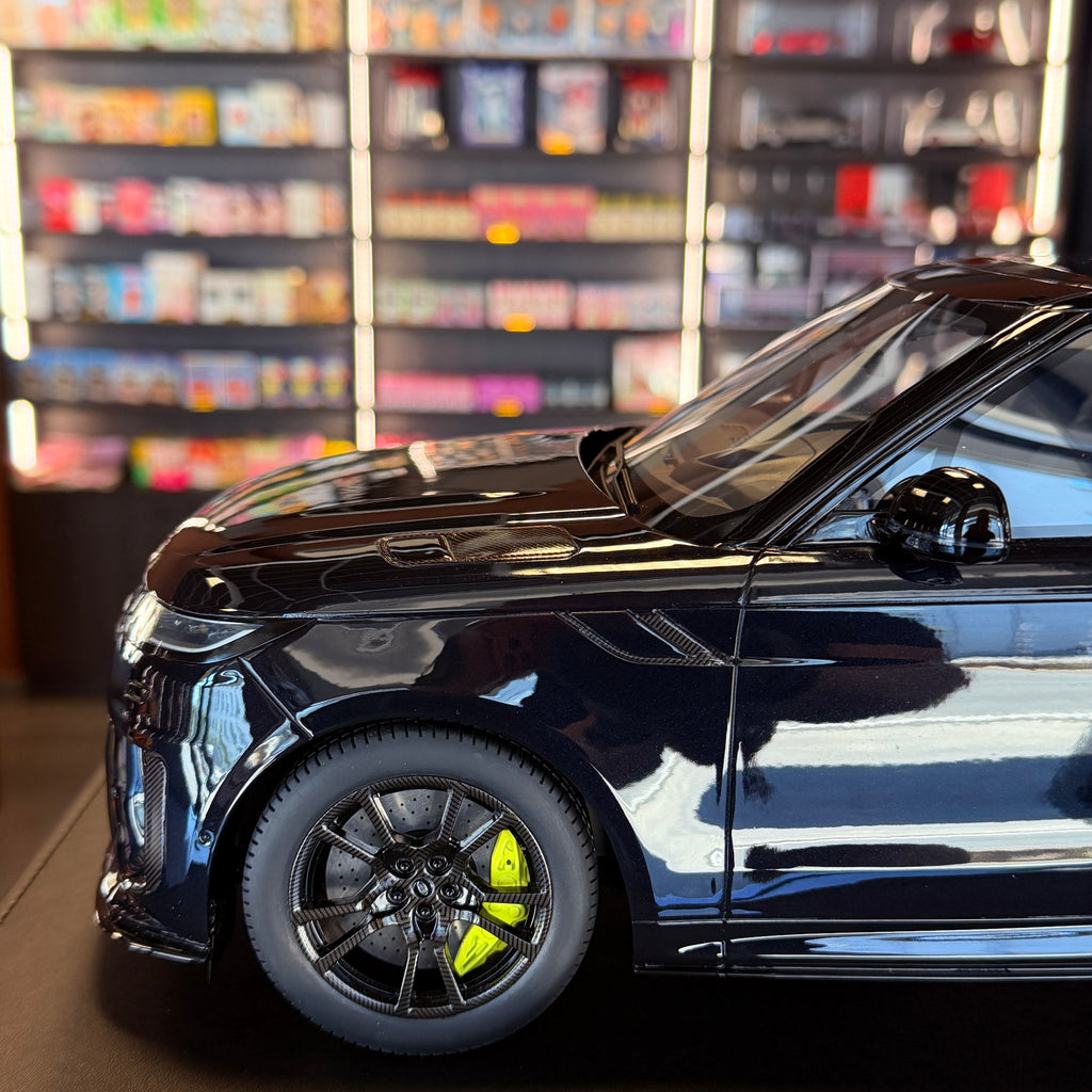 Range Rover Sport SV Edition Two 2024 – Ligurian Black 1:12 od GT Spirit — limitováno na 500 ks