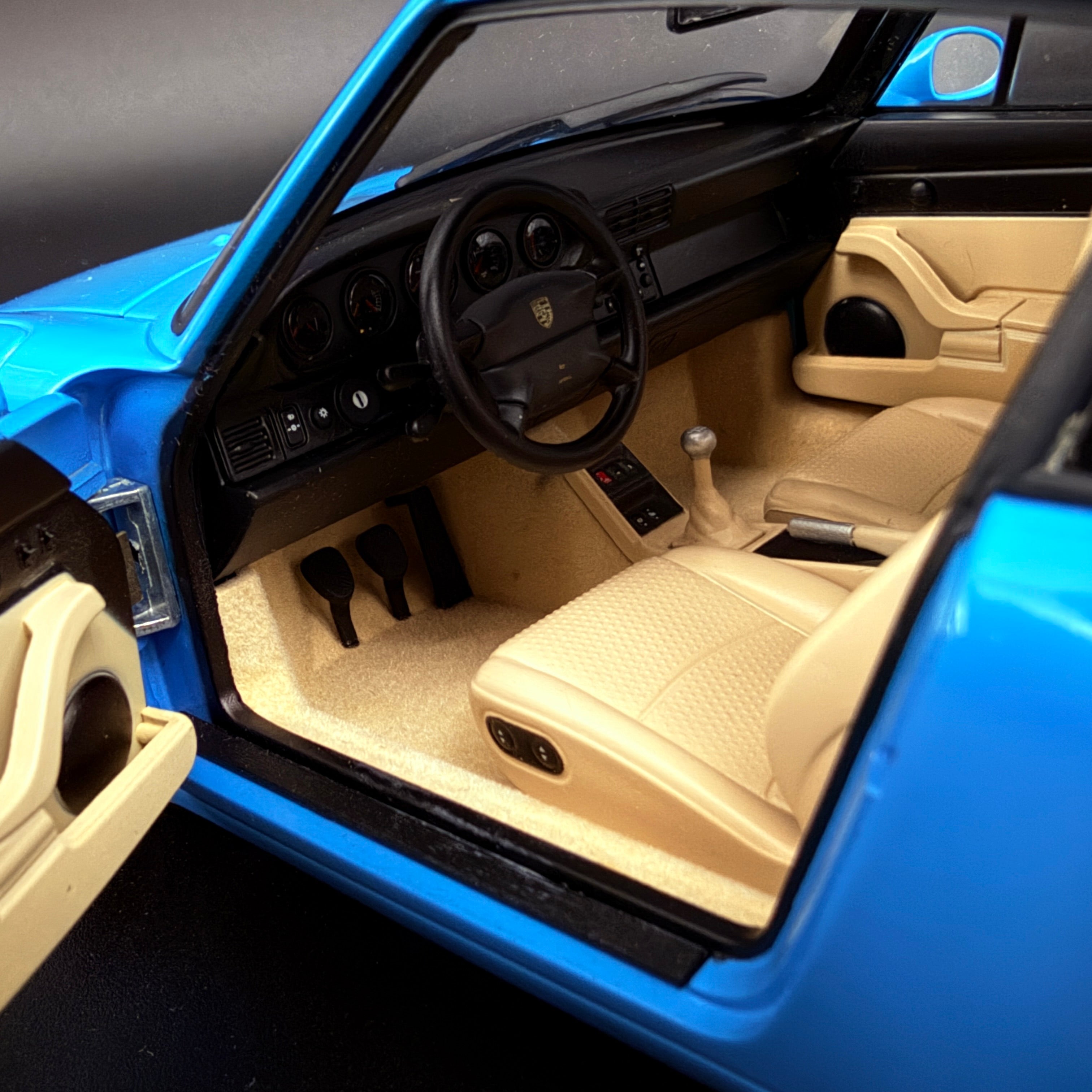 Porsche 911 Carrera – Blue Metallic Maßstab 1:18 von AUTOart Millennium