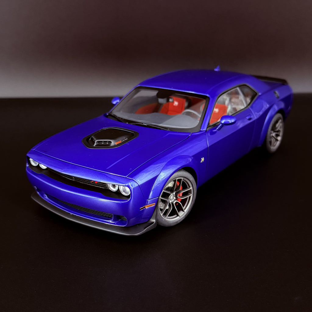 Dodge Challenger R/T Scat Pack Widebody 2022 – Indigo Blue Maßstab 1:18 von AUTOart