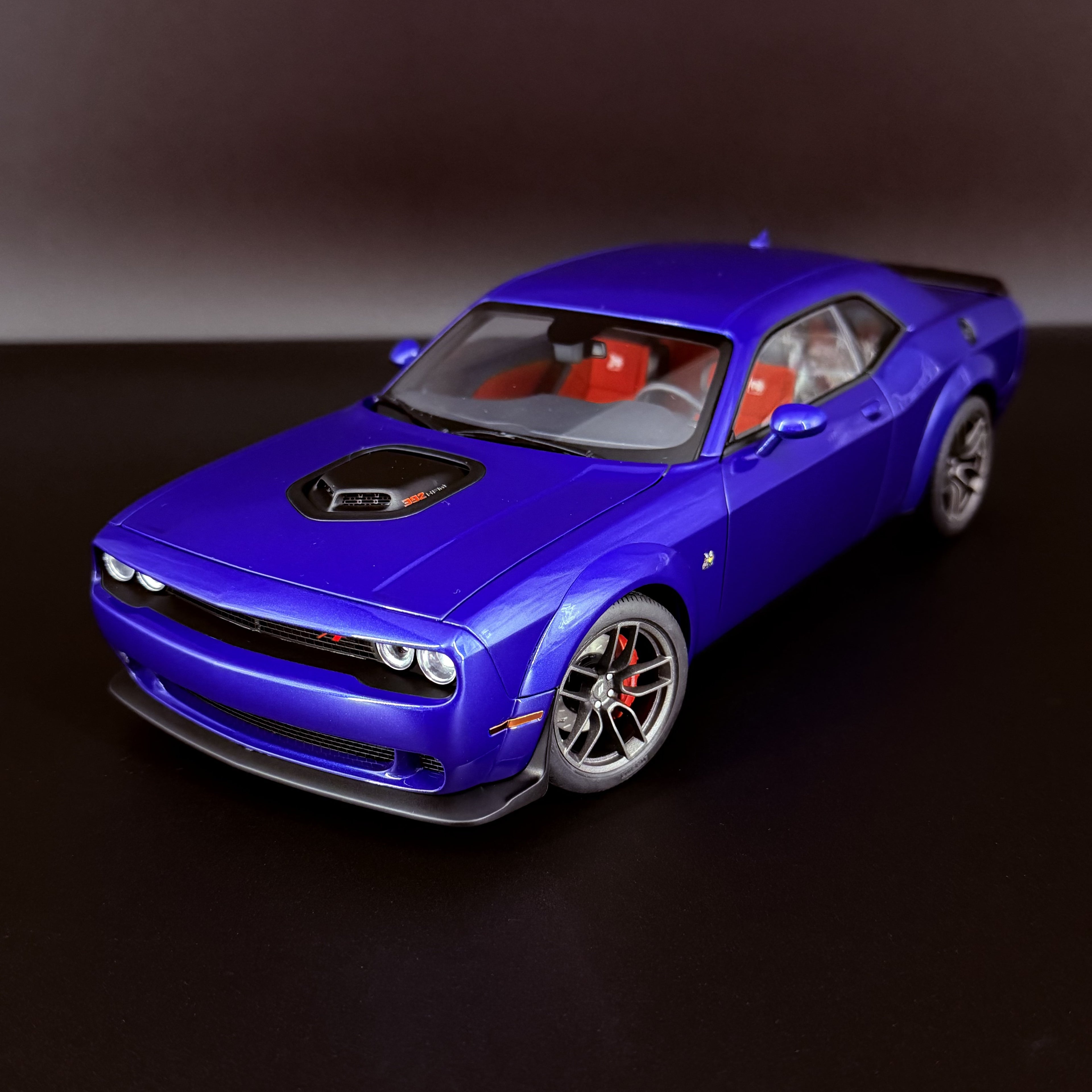 Dodge Challenger R/T Scat Pack Widebody 2022 – Indigo Blue Maßstab 1:18 von AUTOart