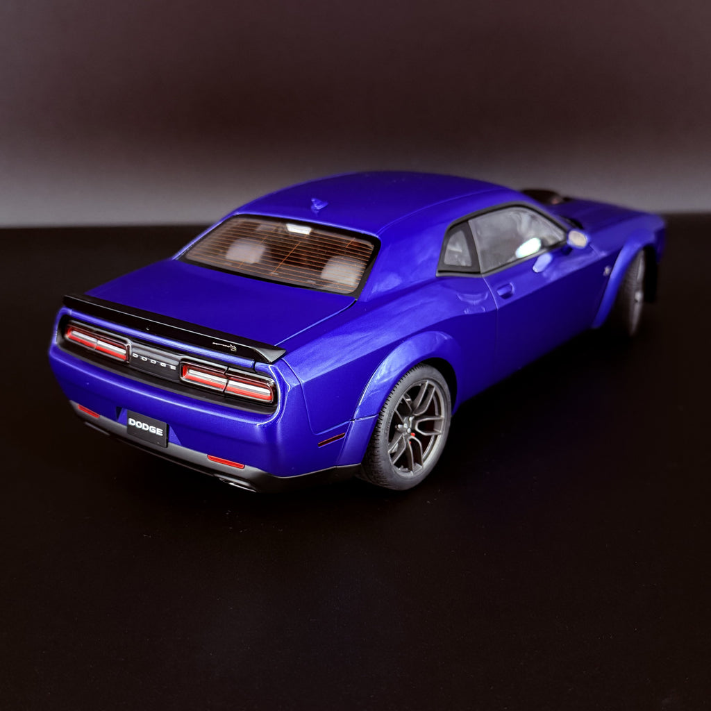Dodge Challenger R/T Scat Pack Widebody 2022 – Indigo Blue Maßstab 1:18 von AUTOart