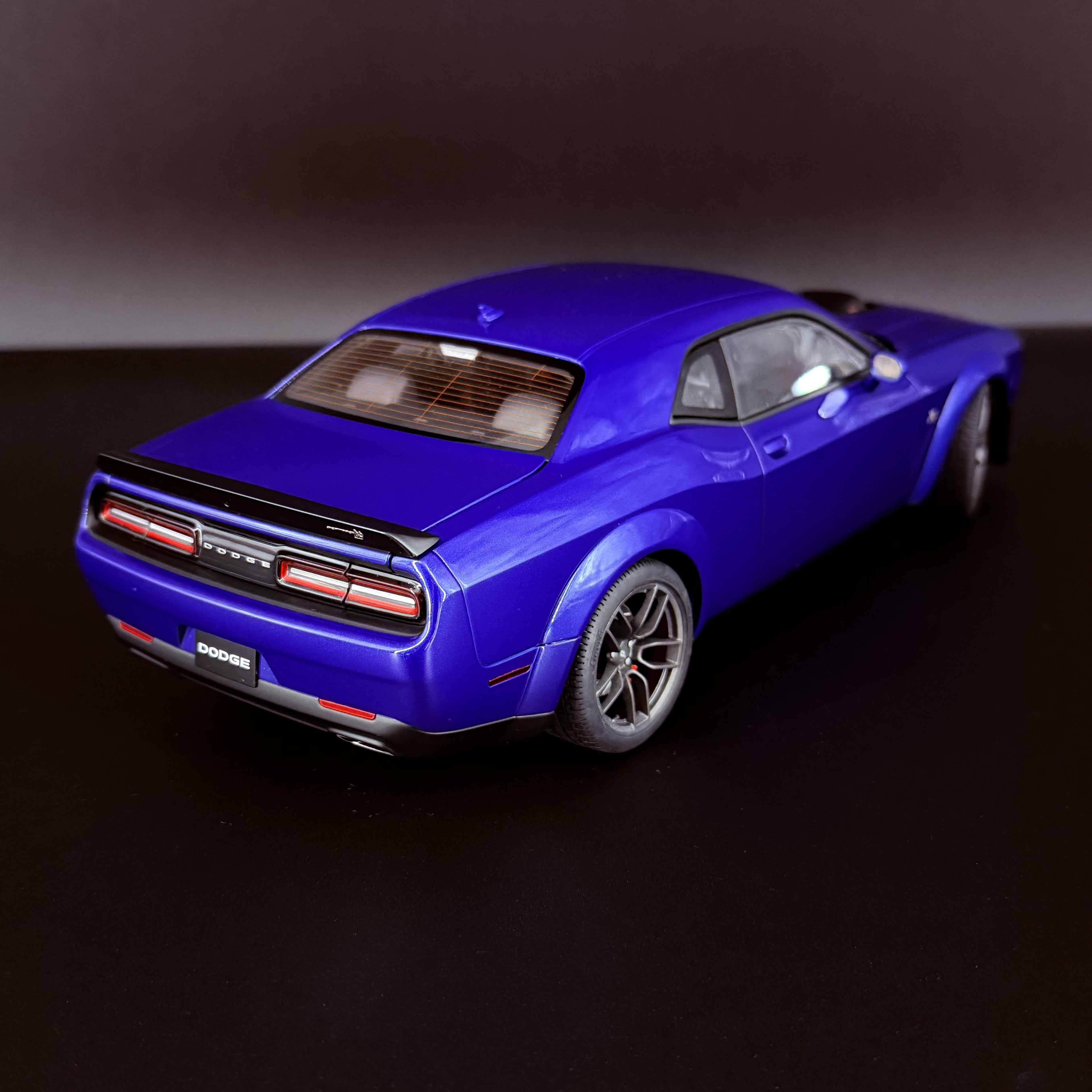 Dodge Challenger R/T Scat Pack Widebody 2022 – Indigo Blue Maßstab 1:18 von AUTOart