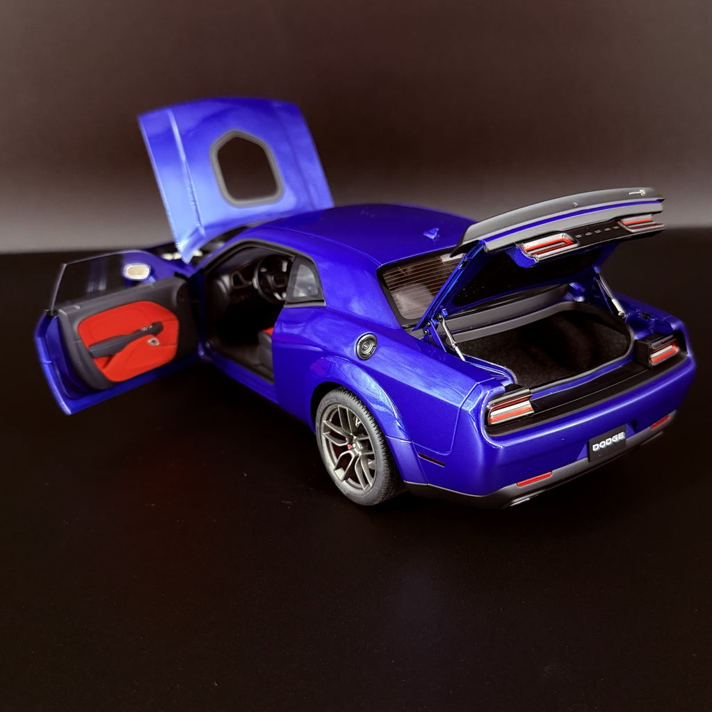 Dodge Challenger R/T Scat Pack Widebody 2022 – Indigo Blue Maßstab 1:18 von AUTOart