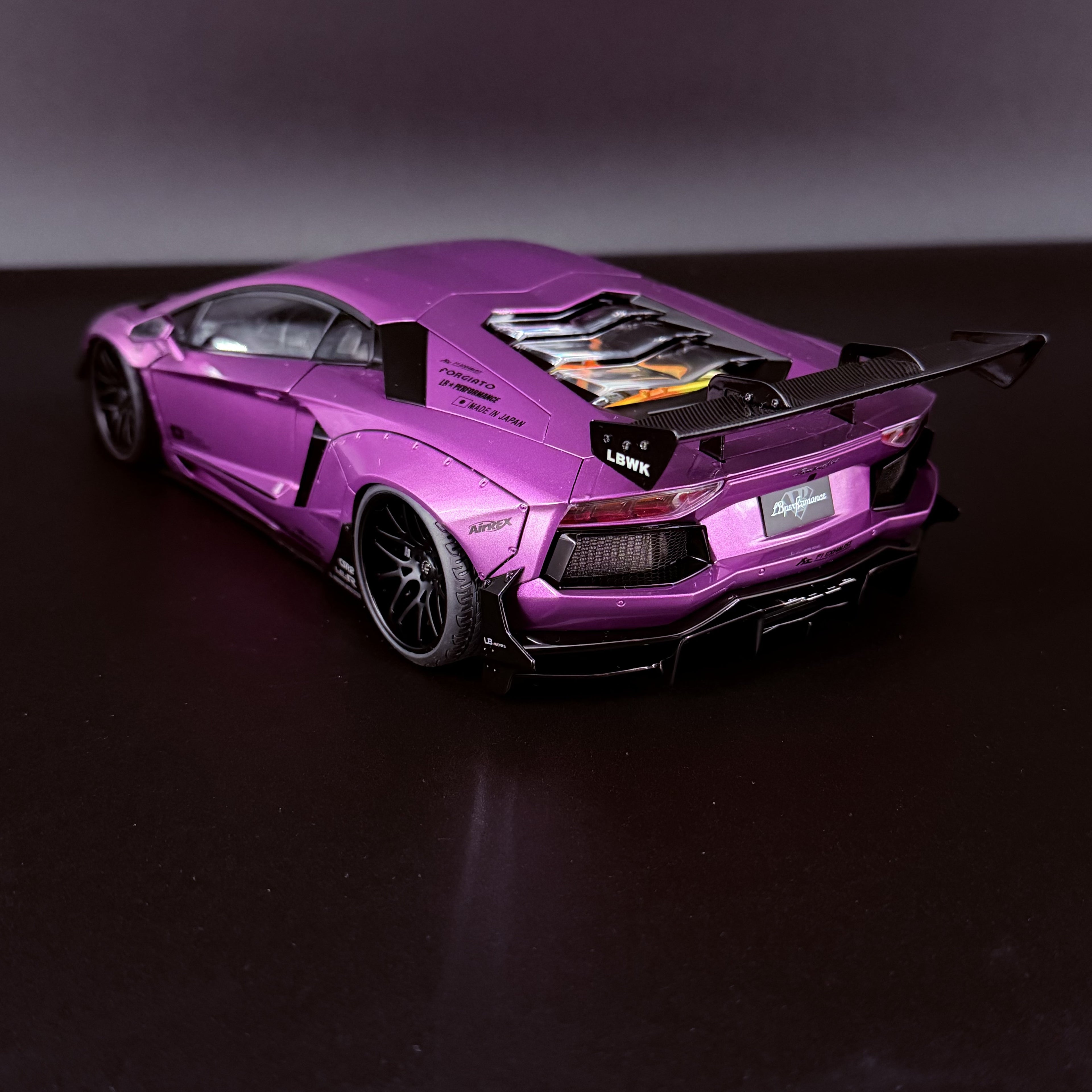 Lamborghini Aventador Liberty Walk LB-Works Limited Edition (Viola SE30) Maßstab 1:18