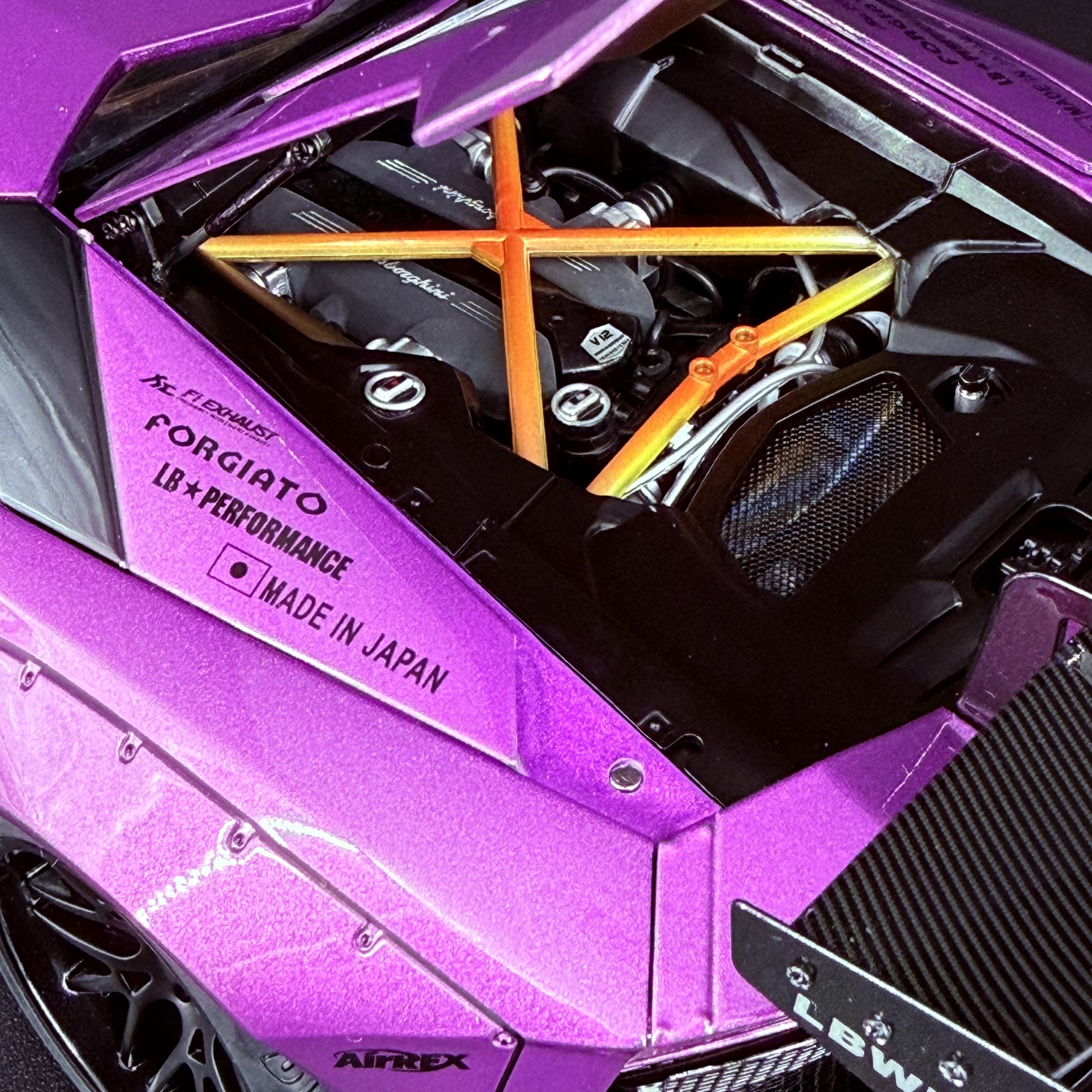 Lamborghini Aventador Liberty Walk LB-Works Limited Edition (Viola SE30) Maßstab 1:18