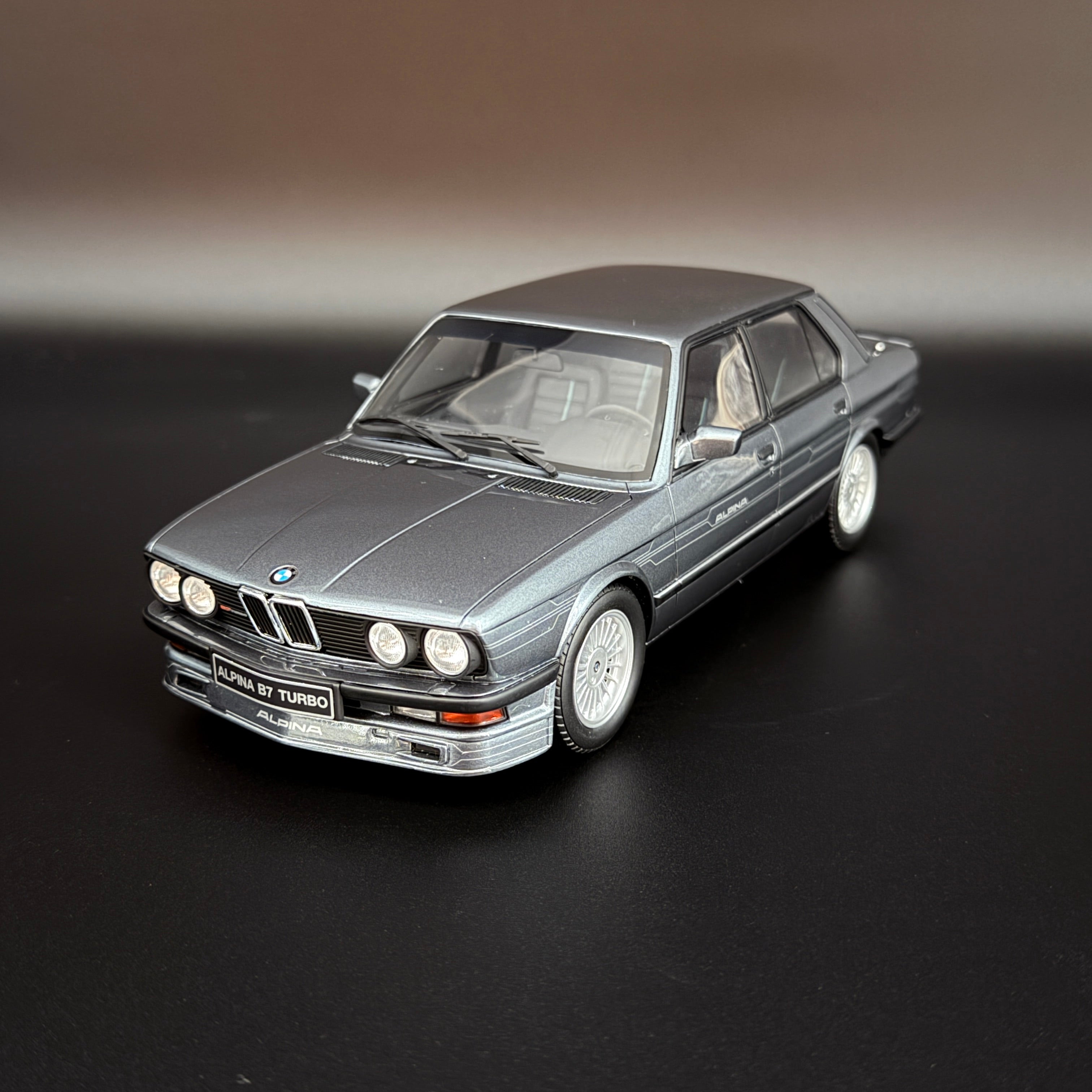 1:18 BMW Alpina B7 Turbo E28 Grey – Limited Edition 999 pcs от OTTOmobile