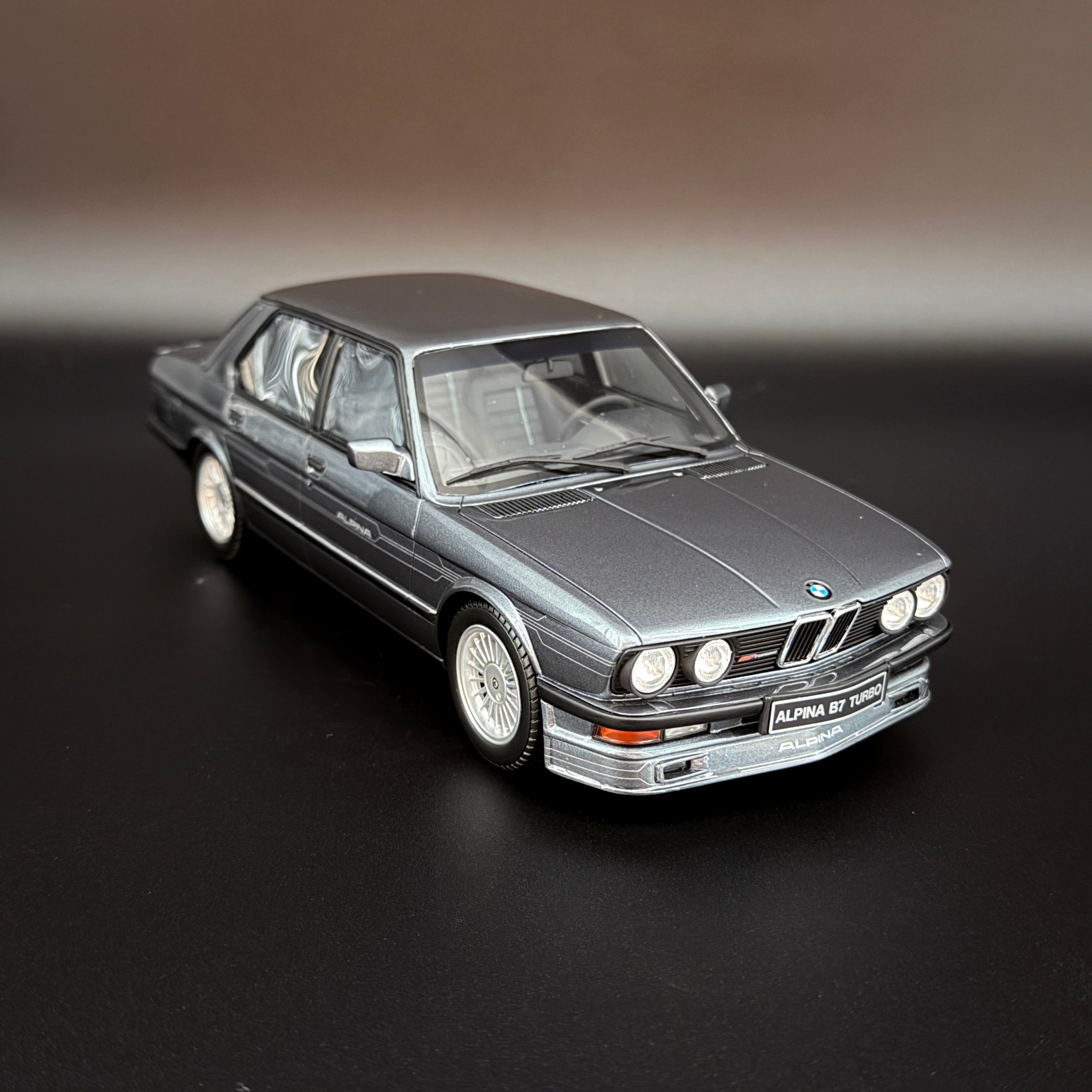 1:18 BMW Alpina B7 Turbo E28 Grey – Limited Edition 999 pcs от OTTOmobile