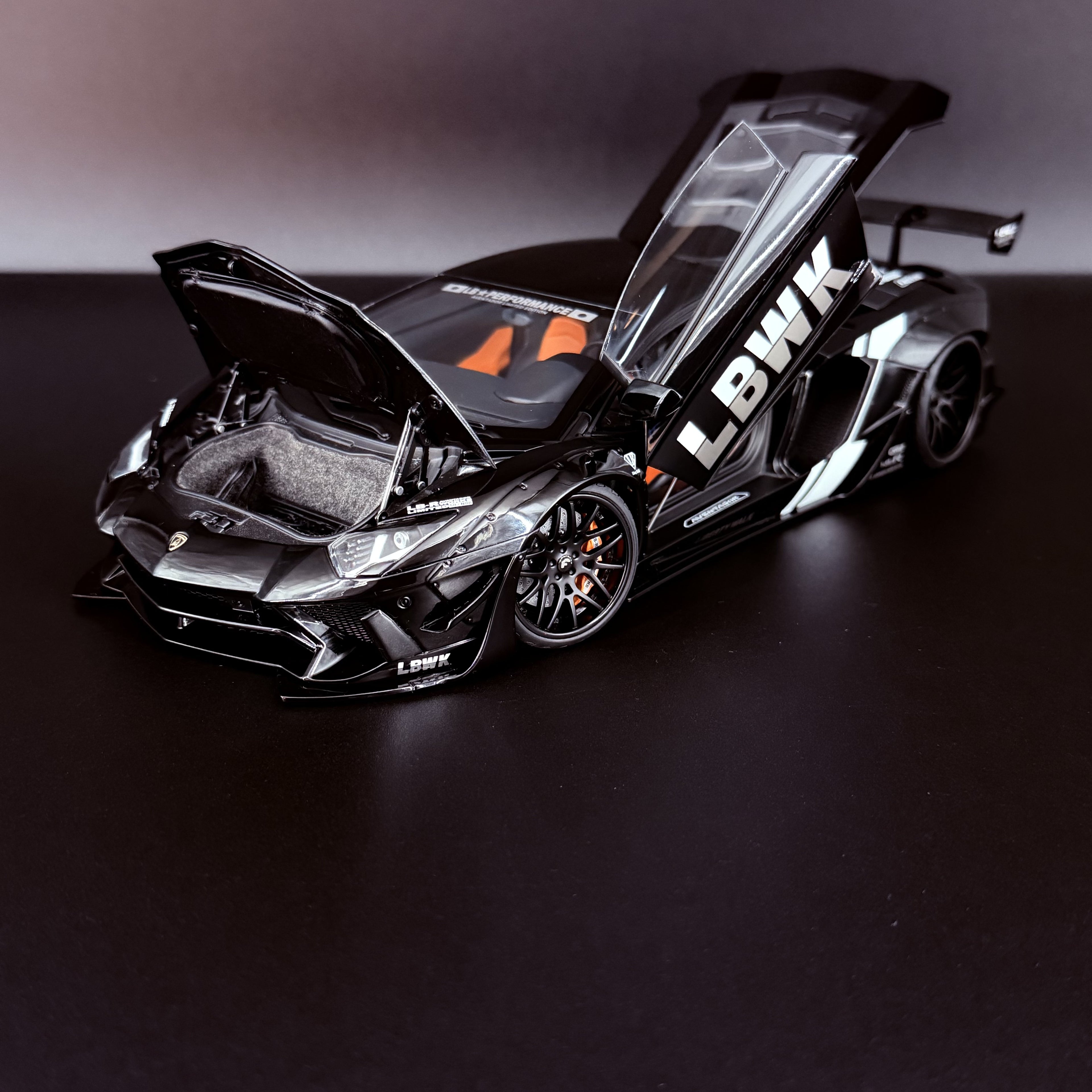 Lamborghini Aventador Liberty Walk LB-W – Maßstab 1:18 von AUTOart