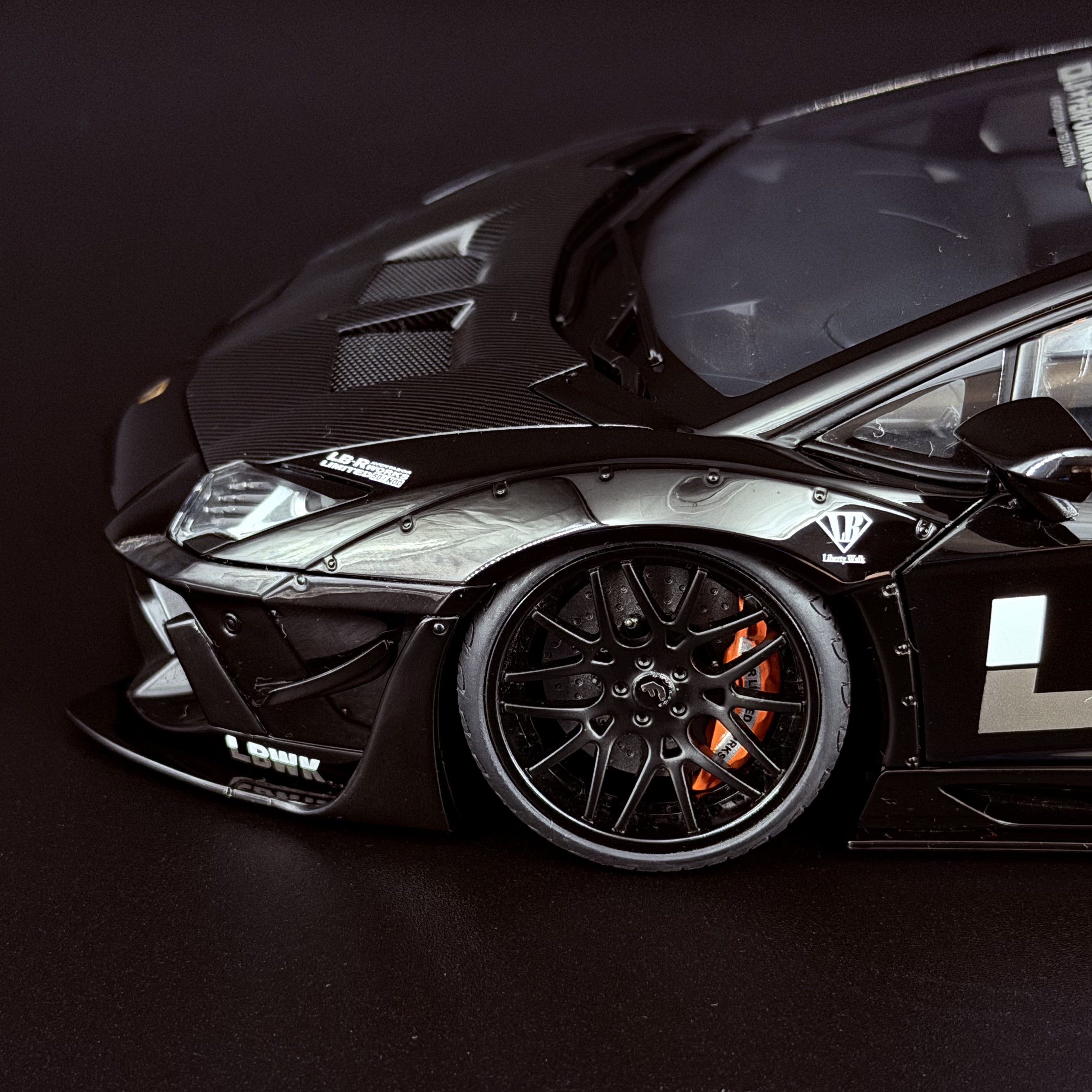 Lamborghini Aventador Liberty Walk LB-W – Maßstab 1:18 von AUTOart
