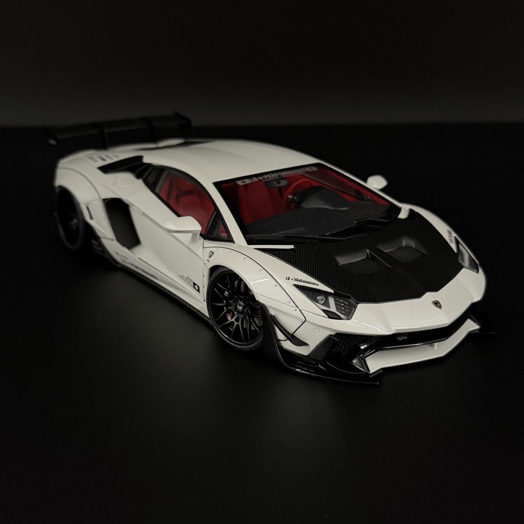 Liberty Walk Lamborghini Aventador Limited Edition – Metallicweiß 1:18 Maßstab von AUTOart
