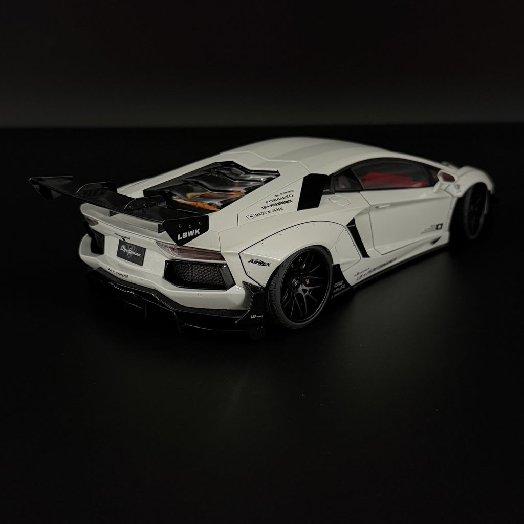 Liberty Walk Lamborghini Aventador Limited Edition – Metallicweiß 1:18 Maßstab von AUTOart