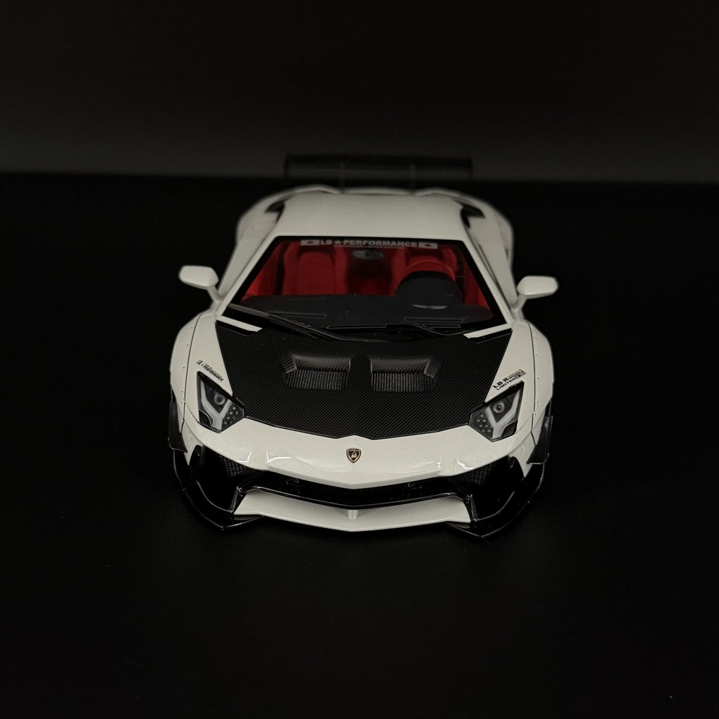Liberty Walk Lamborghini Aventador Limited Edition – Metallicweiß 1:18 Maßstab von AUTOart