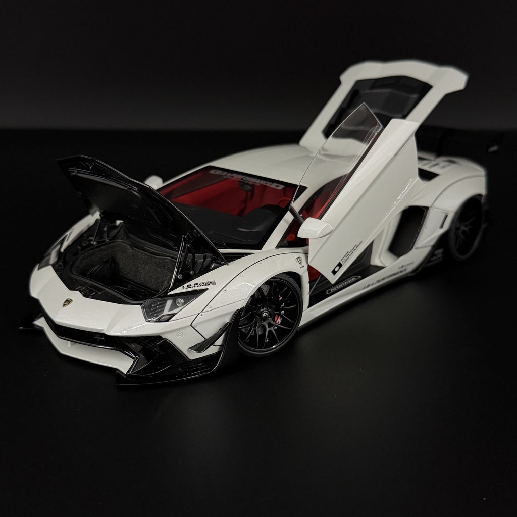Liberty Walk Lamborghini Aventador Limited Edition – Metallicweiß 1:18 Maßstab von AUTOart