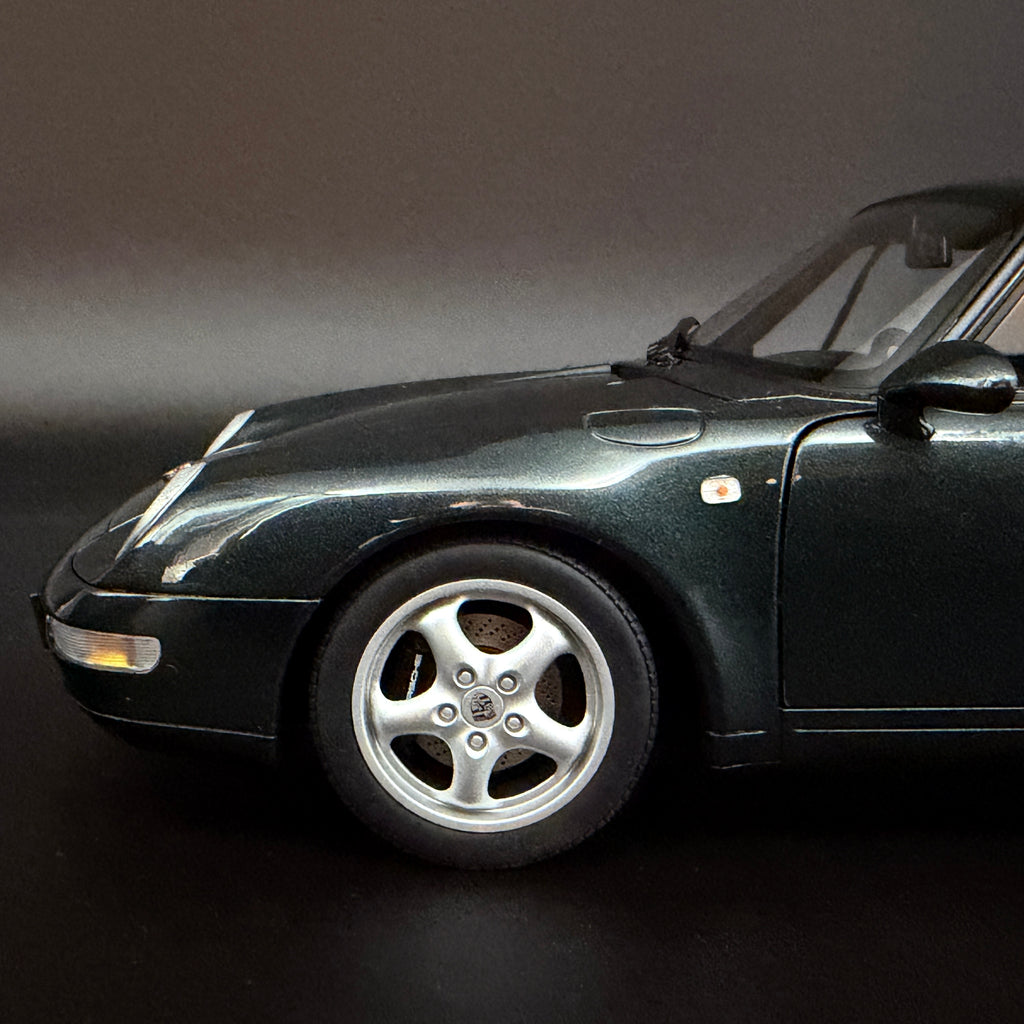 Porsche 911 Carrera (993) – Grün Metallic im Maßstab 1:18 von AUTOart