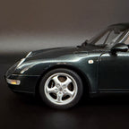 Porsche 911 Carrera (993) – Grün Metallic im Maßstab 1:18 von AUTOart