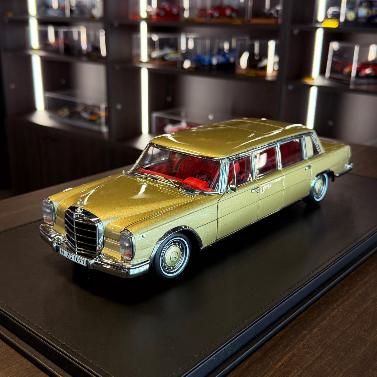 Mercedes-Benz 600 Pullman 1:18 od NZG — limitovaná edice 1071 ks, č. 66