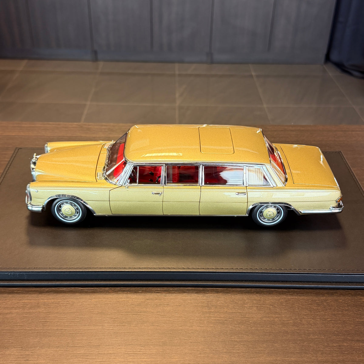 Mercedes-Benz 600 Pullman 1:18 od NZG — limitovaná edice 1071 ks, č. 66