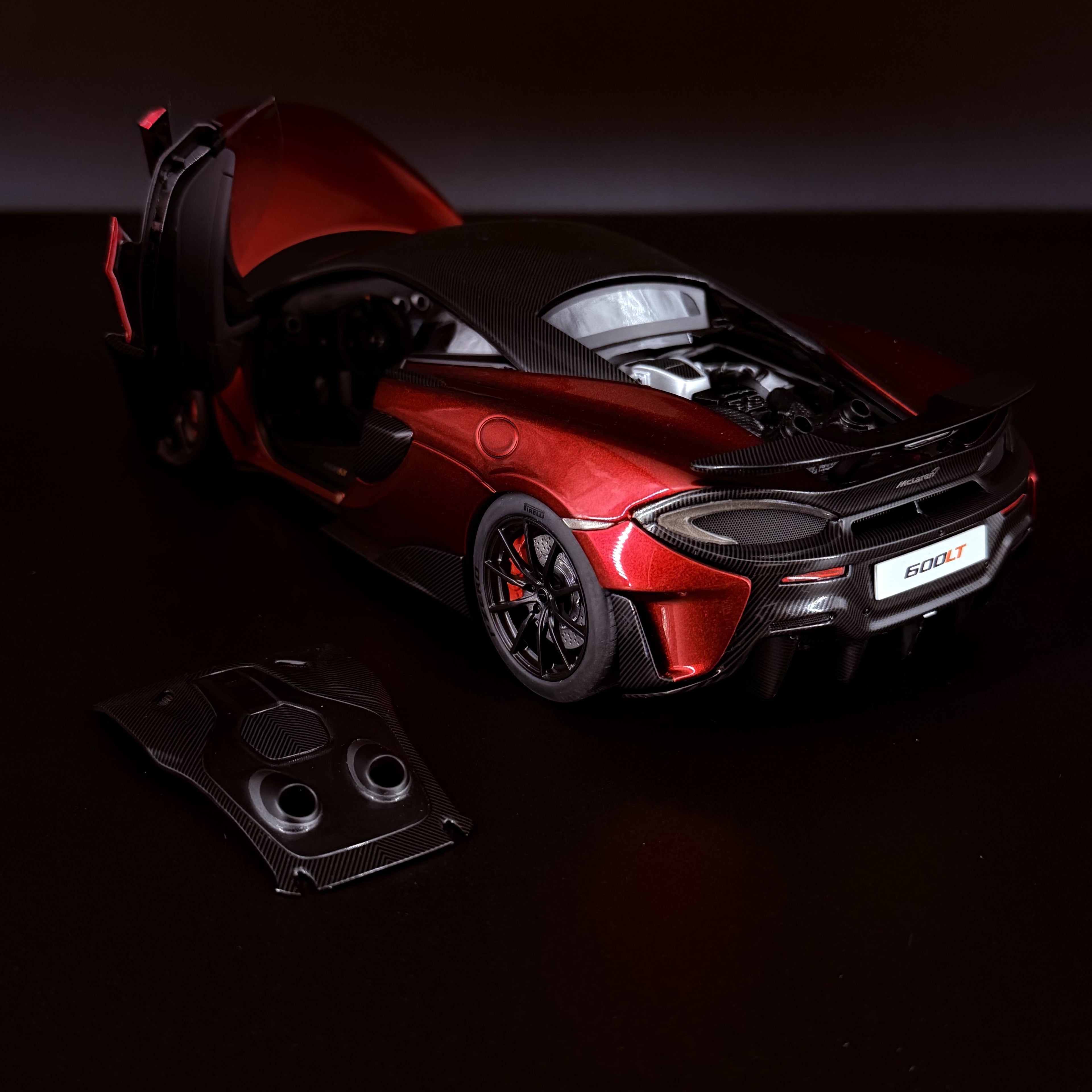 McLaren 600LT 2019 – Volcano Red Maßstab 1:18 von AUTOart