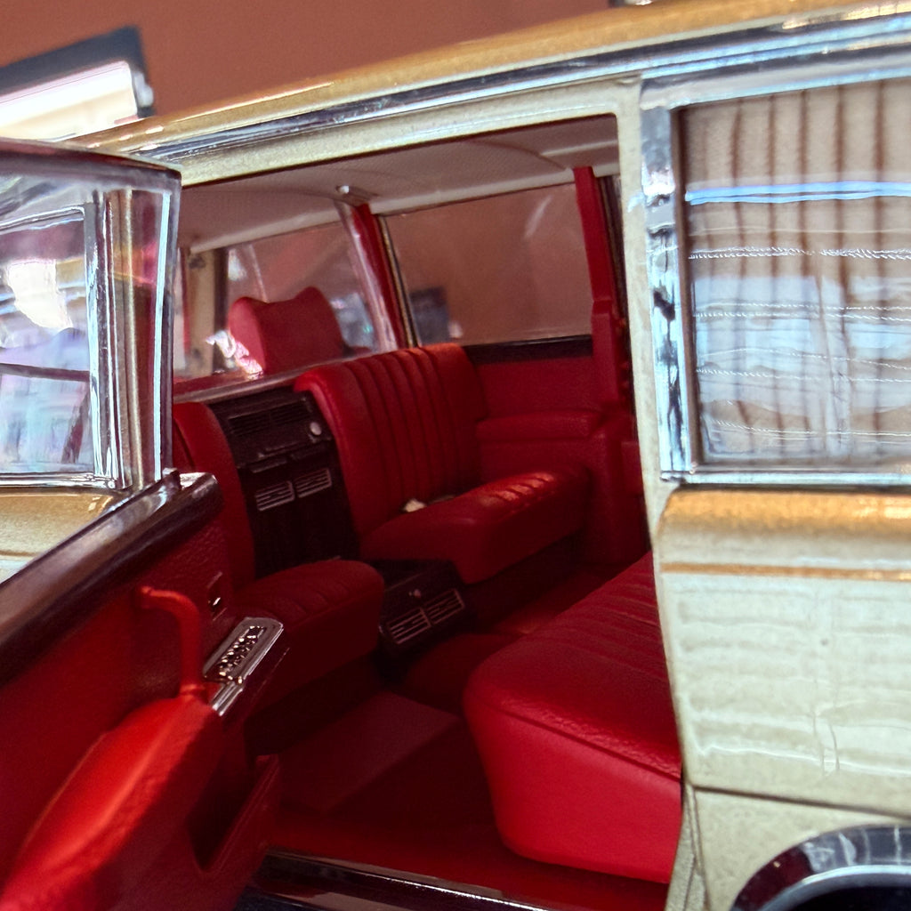 Mercedes-Benz 600 Pullman 1:18 od NZG — limitovaná edice 1071 ks, č. 66