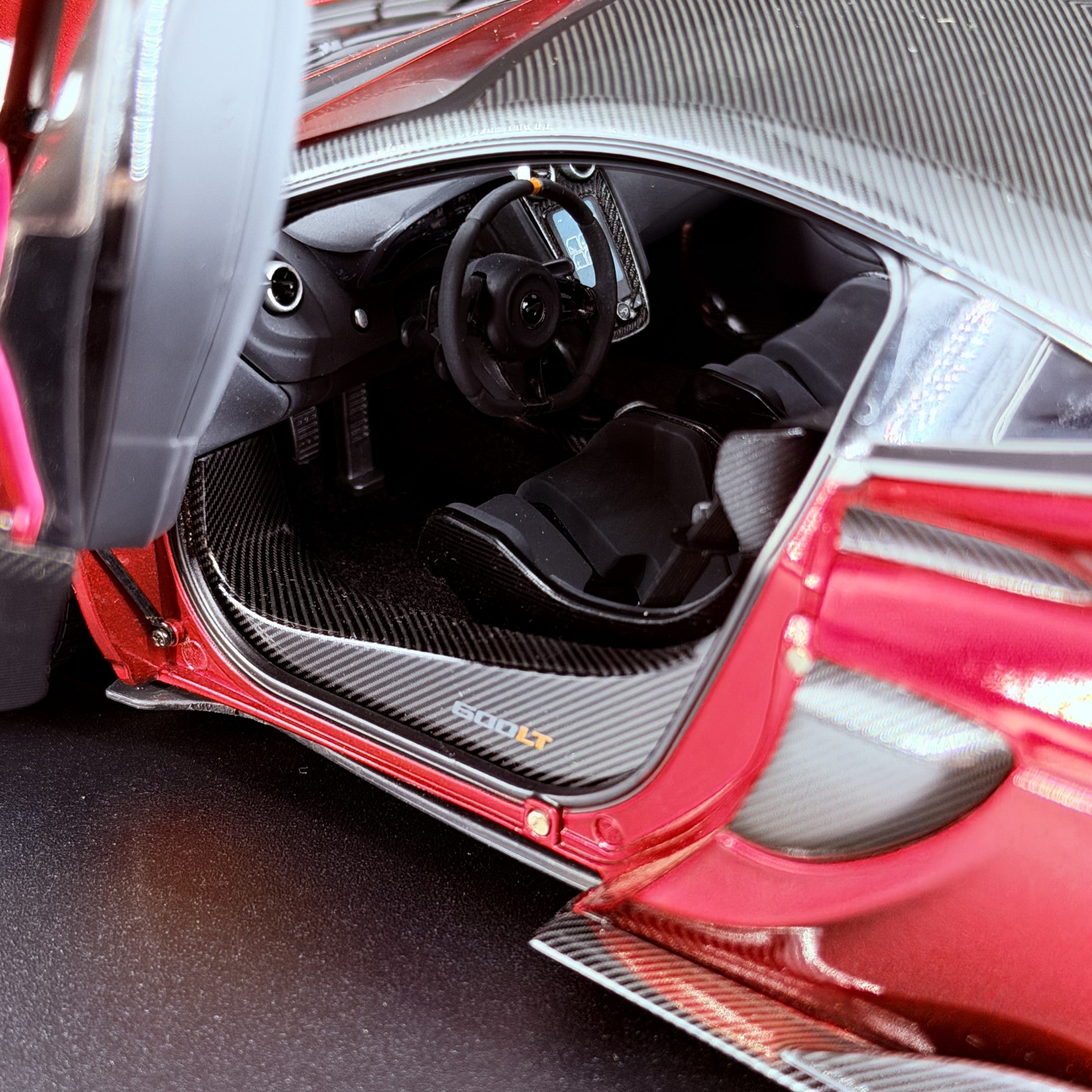 McLaren 600LT 2019 – Volcano Red Maßstab 1:18 von AUTOart