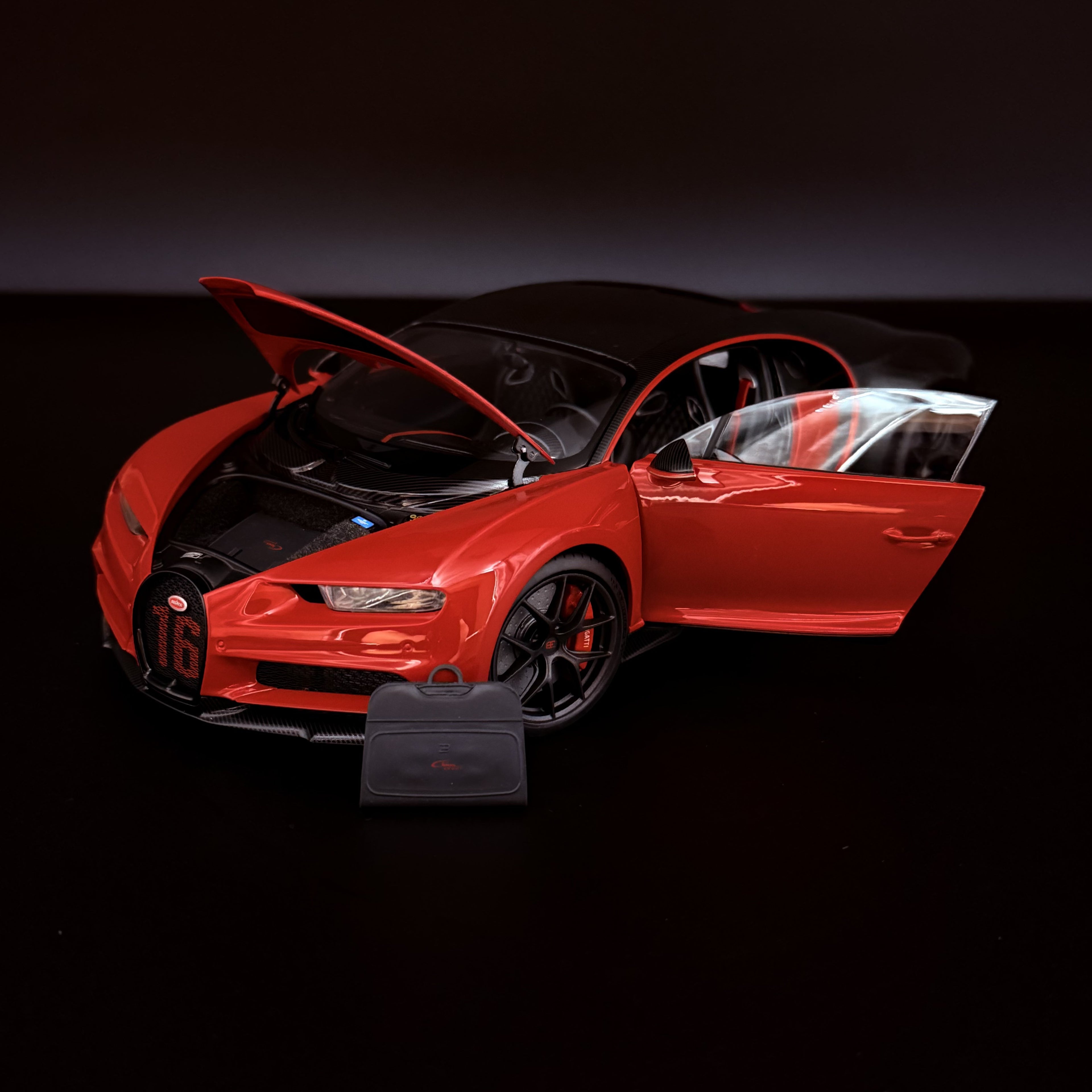 Bugatti Chiron Sport 2019 – Italian Red / Carbon 1:18 Maßstab von AUTOart