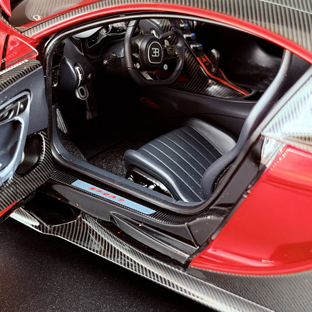 Bugatti Chiron Sport 2019 – Italian Red / Carbon 1:18 Maßstab von AUTOart