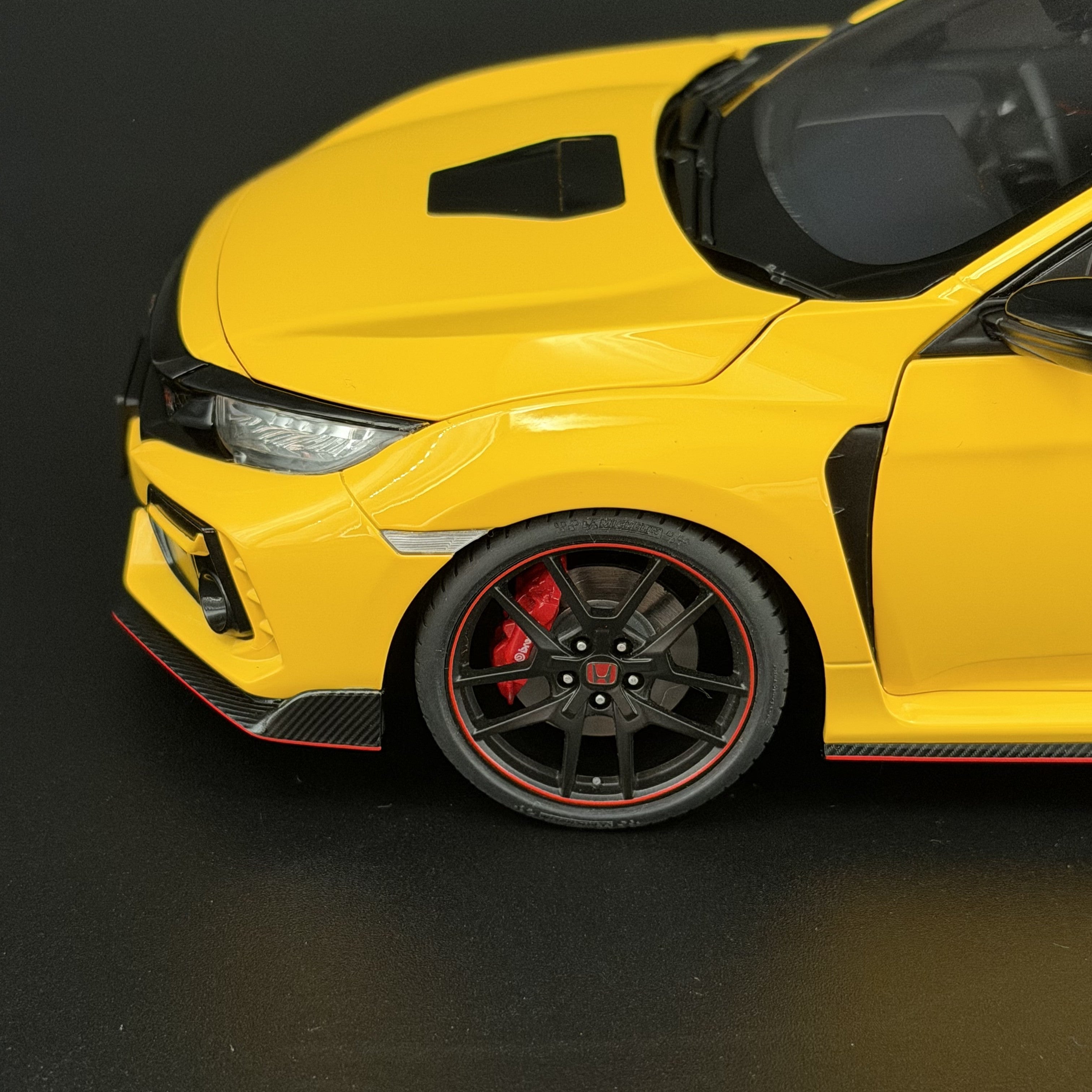 Honda Civic Type R (FK8) Limited Edition 2021 – Maßstab 1:18 von AUTOart