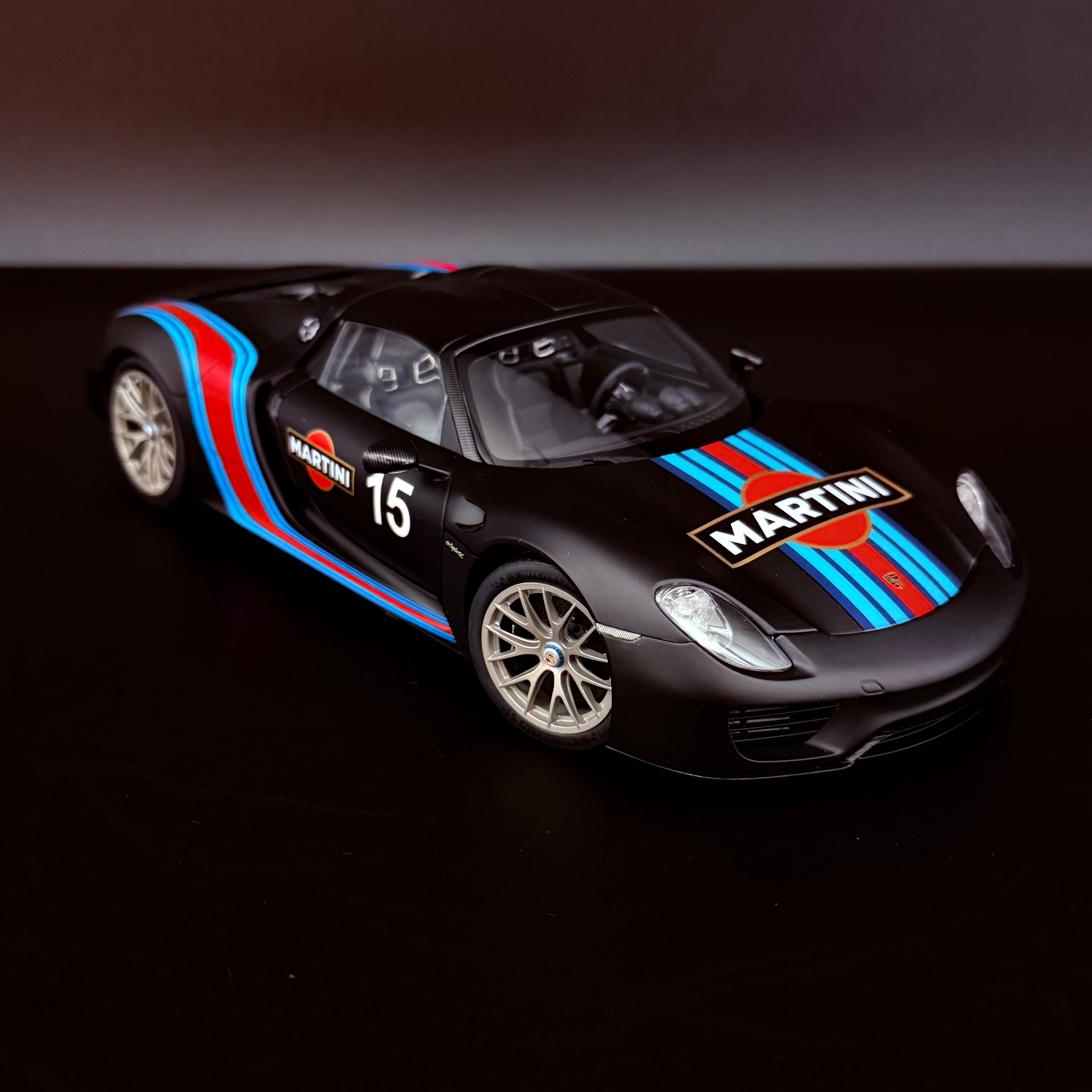 Porsche 918 Spyder Weissach Package Martini Edition 2013 – Schwarz 1:18 Maßstab von AUTOart