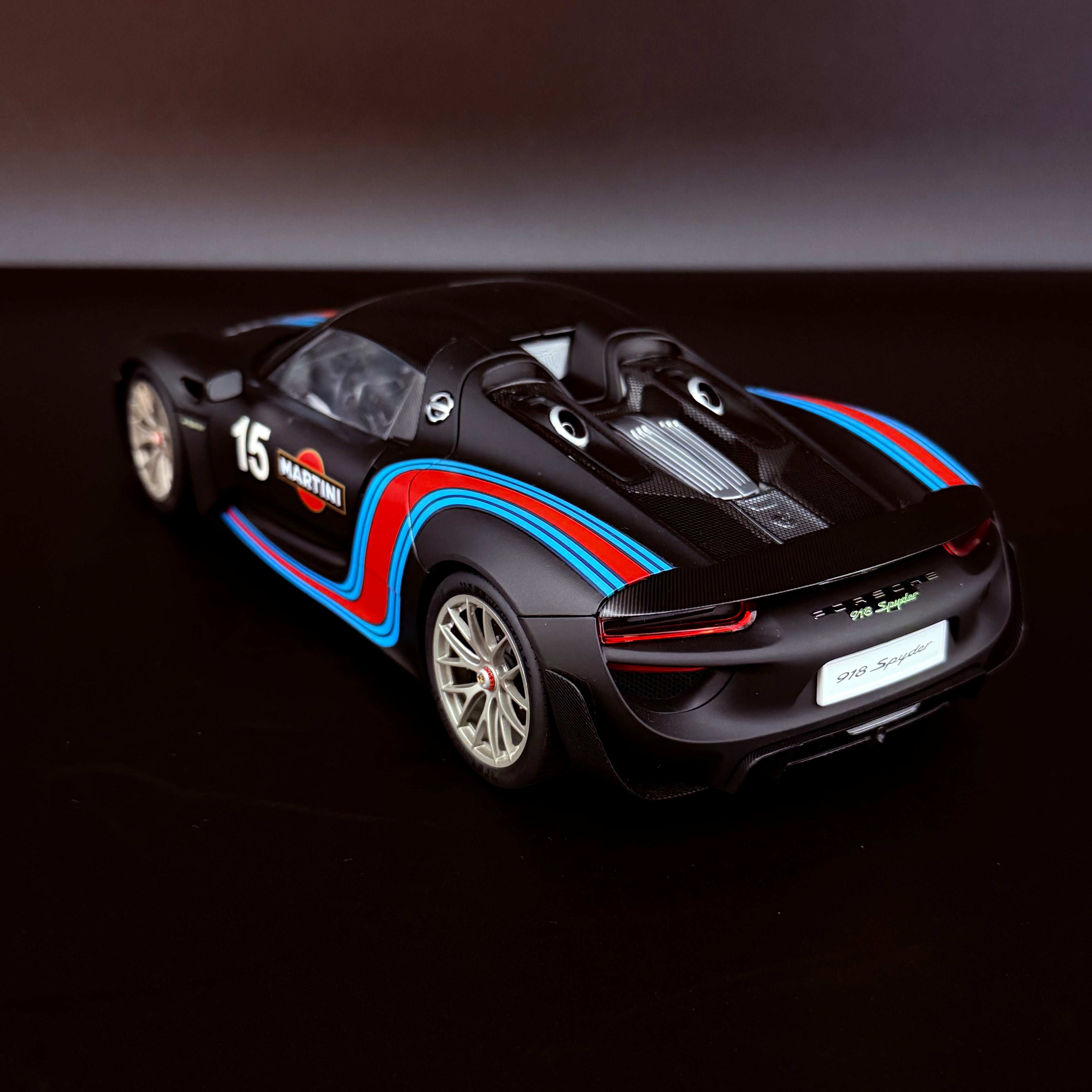 Porsche 918 Spyder Weissach Package Martini Edition 2013 – Schwarz 1:18 Maßstab von AUTOart