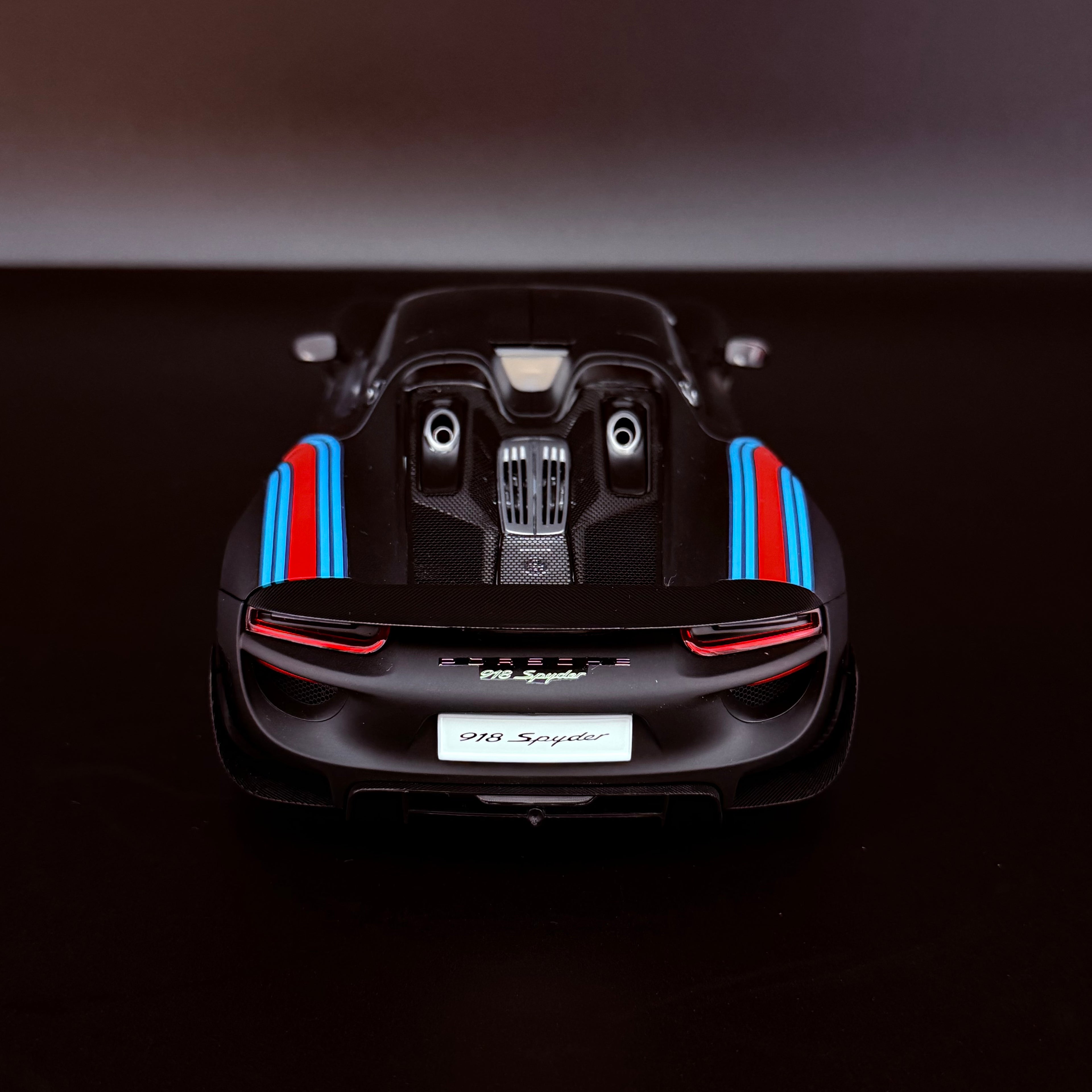 Porsche 918 Spyder Weissach Package Martini Edition 2013 – Schwarz 1:18 Maßstab von AUTOart