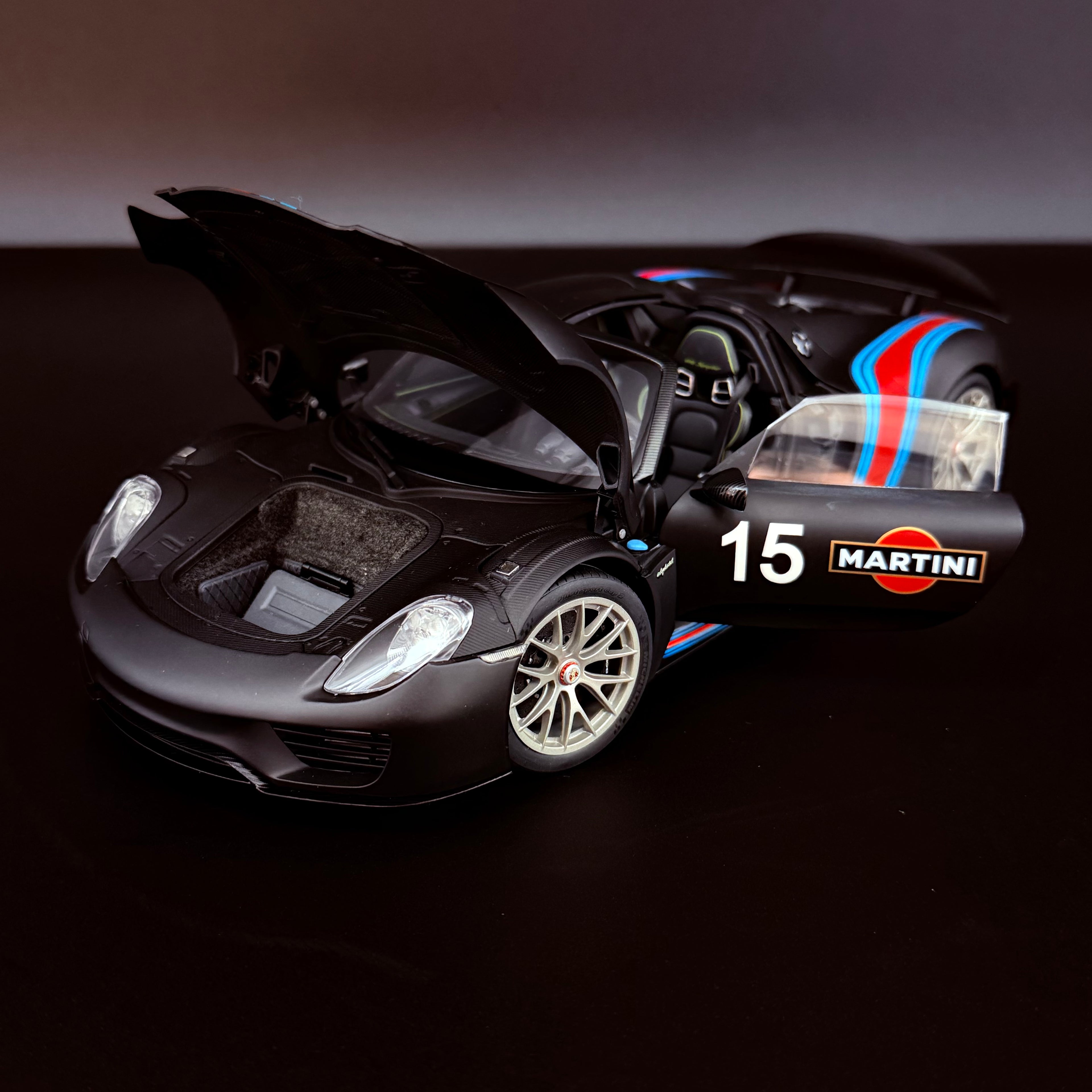 Porsche 918 Spyder Weissach Package Martini Edition 2013 – Schwarz 1:18 Maßstab von AUTOart