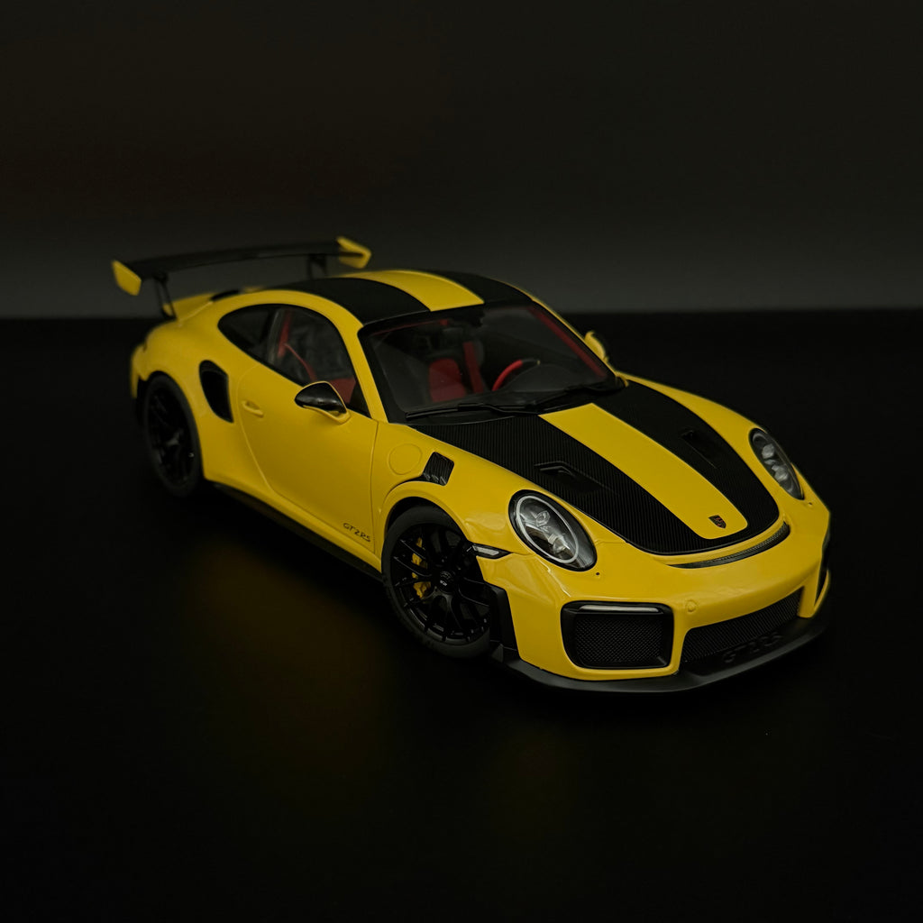 Porsche 911 GT2 RS (991.2) Weissach Package 2017 – Racing Yellow Maßstab 1:18 von AUTOart