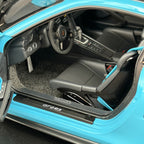 Porsche 911 GT2 RS Weissach (991.2) – Miami Blau Maßstab 1:18 von AUTOart