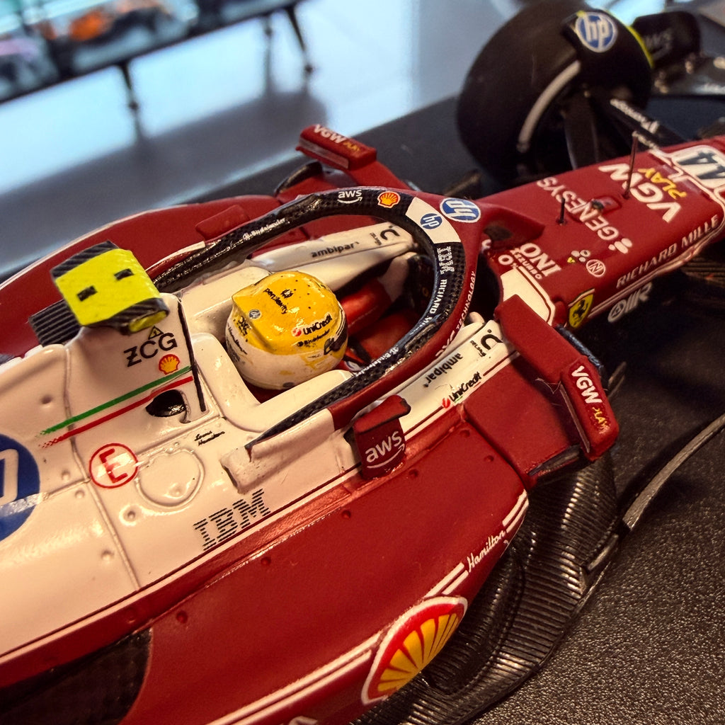 Ferrari SF-25 Гран при на Монца 2025 Lewis Hamilton #44 в мащаб 1:43 от LOOKSMART
