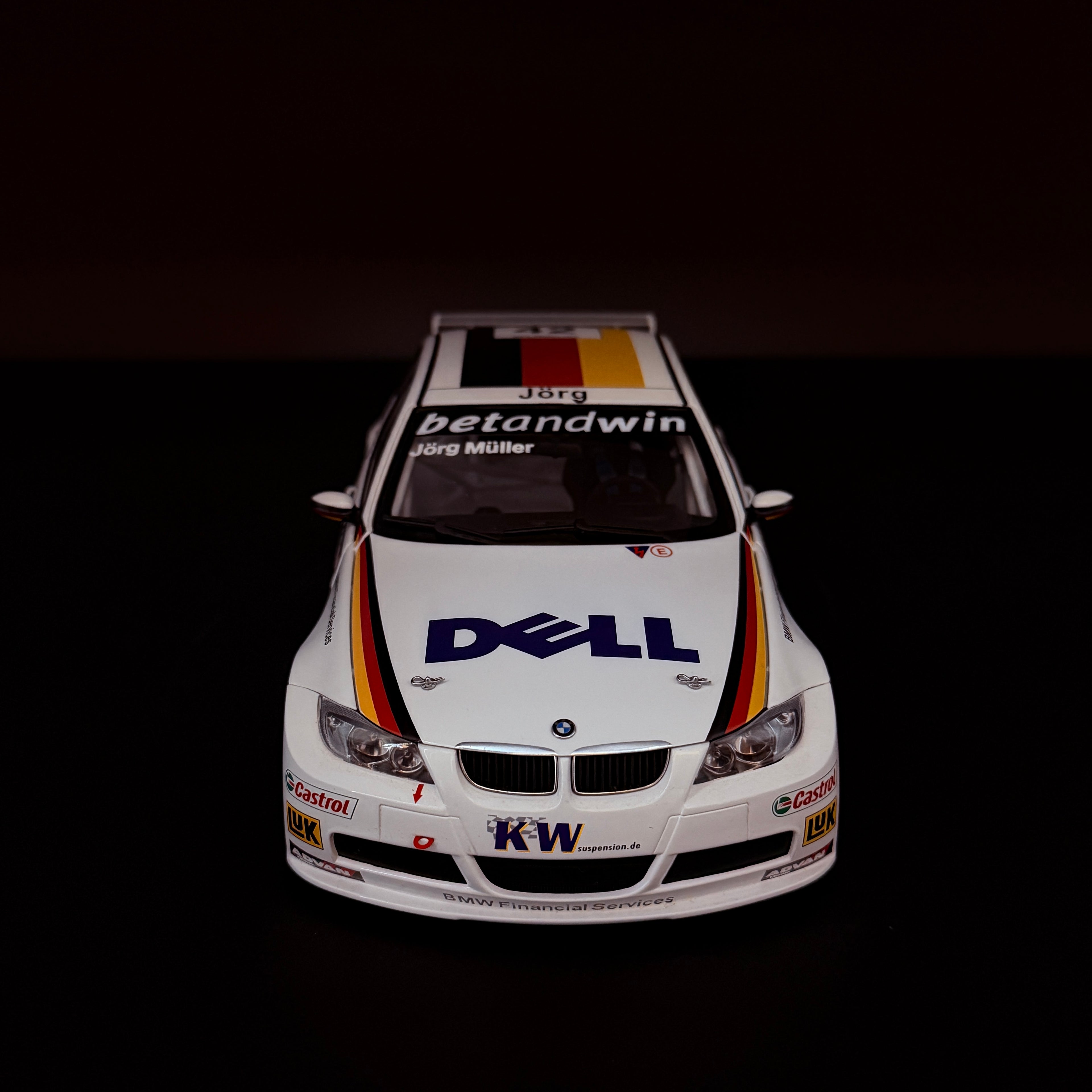 BMW E90 320si WTCC 2006 – Team Germany #42 Jörg Müller Maßstab 1:18 von AUTOart