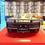 Ferrari F80 Matowy czarny 1:18 z gablotą od BBR Models — limitowana seria 30 szt.