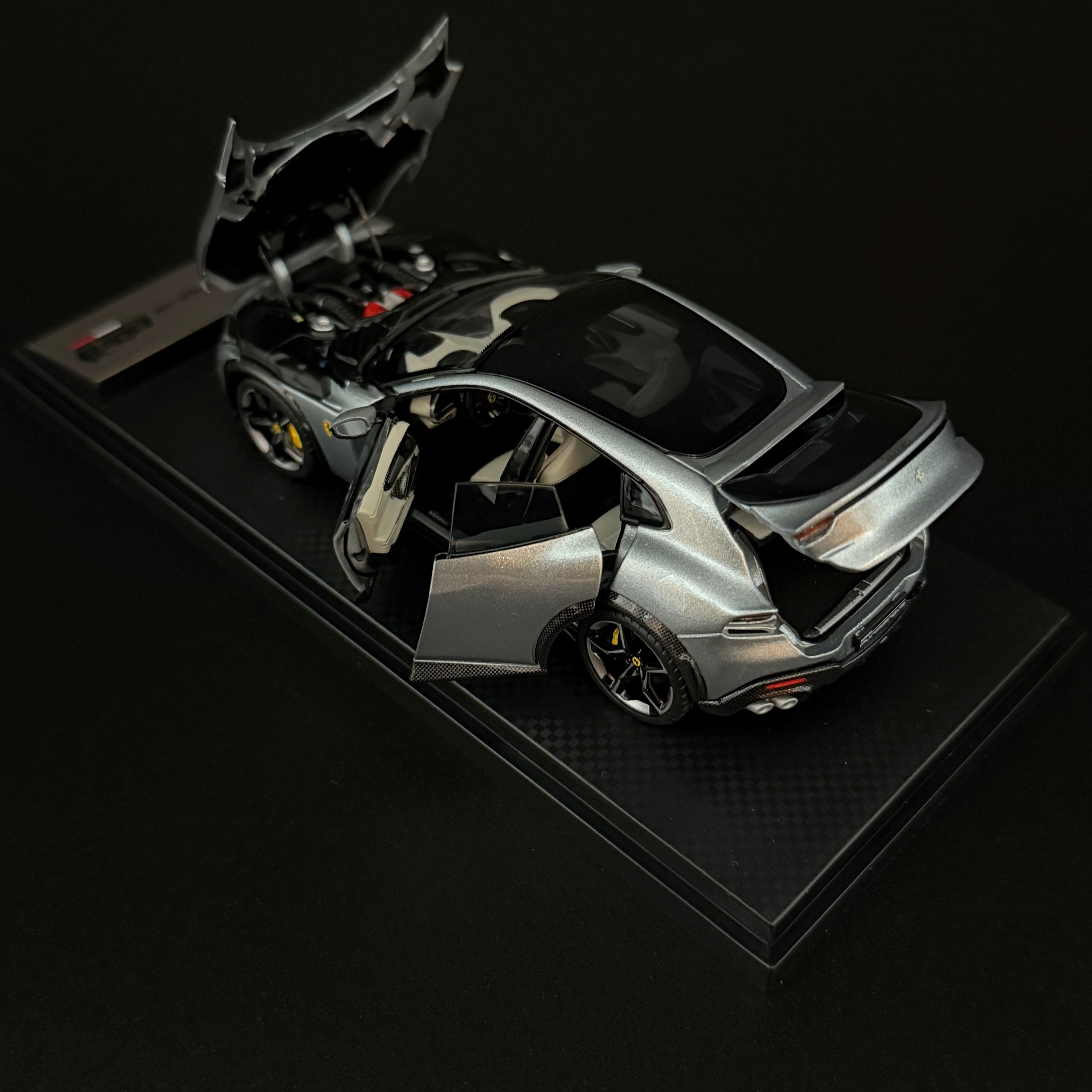 Ferrari Purosangue Panoramadach – Grigio Titanio Maßstab 1:43 von BBR Models