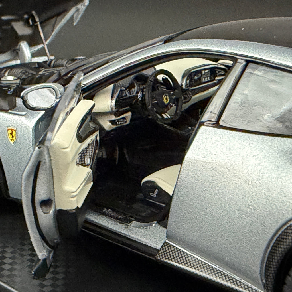 Ferrari Purosangue Panoramadach – Grigio Titanio Maßstab 1:43 von BBR Models