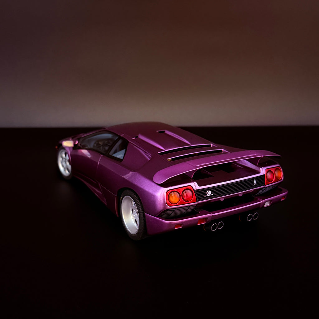 Lamborghini Diablo SE30 JOTA – Viola SE30 Metallic Lila 1:18 Maßstab von AUTOart