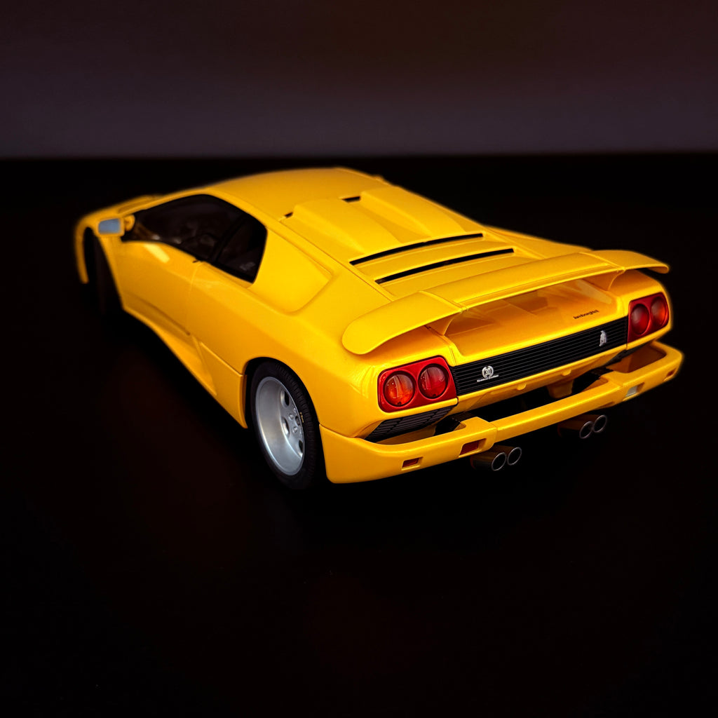 Lamborghini Diablo SE30 JOTA – Superfly Yellow Maßstab 1:18 von AUTOart