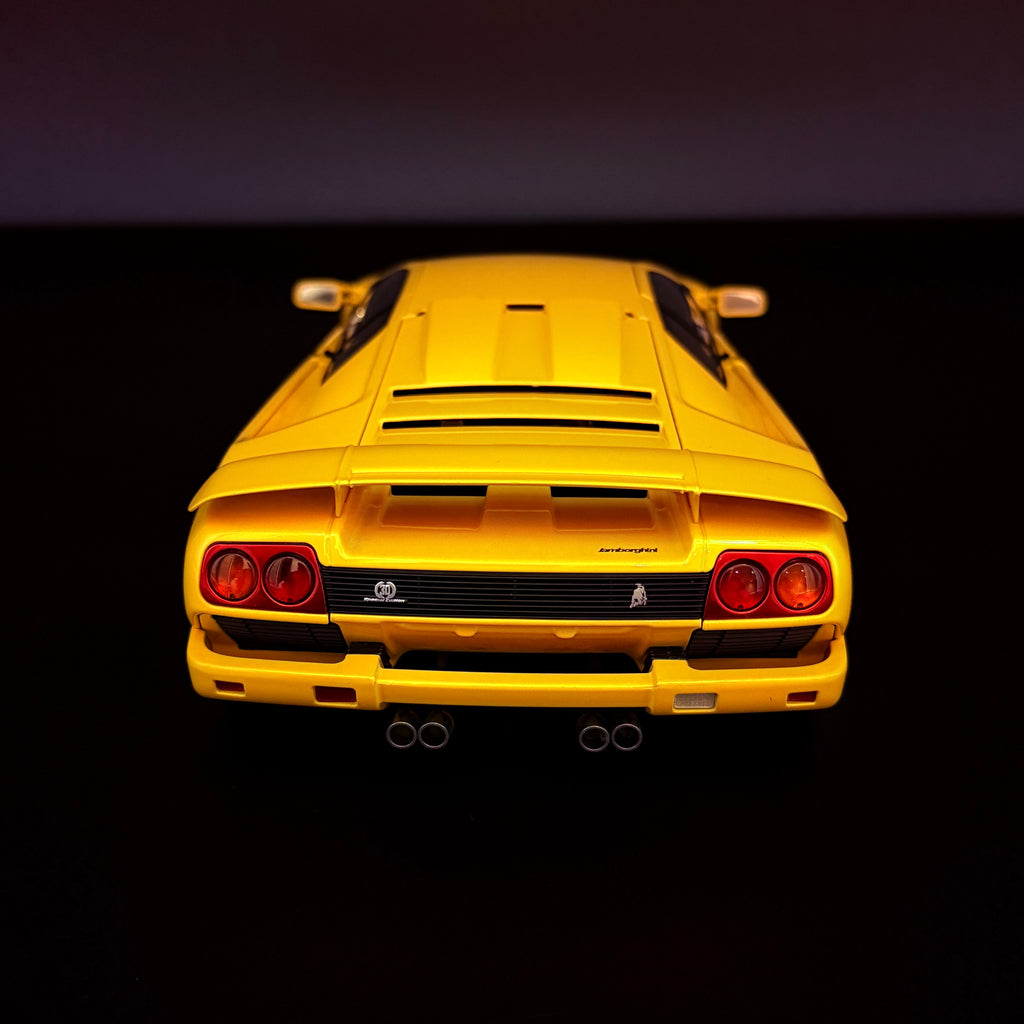 Lamborghini Diablo SE30 JOTA – Superfly Yellow Maßstab 1:18 von AUTOart