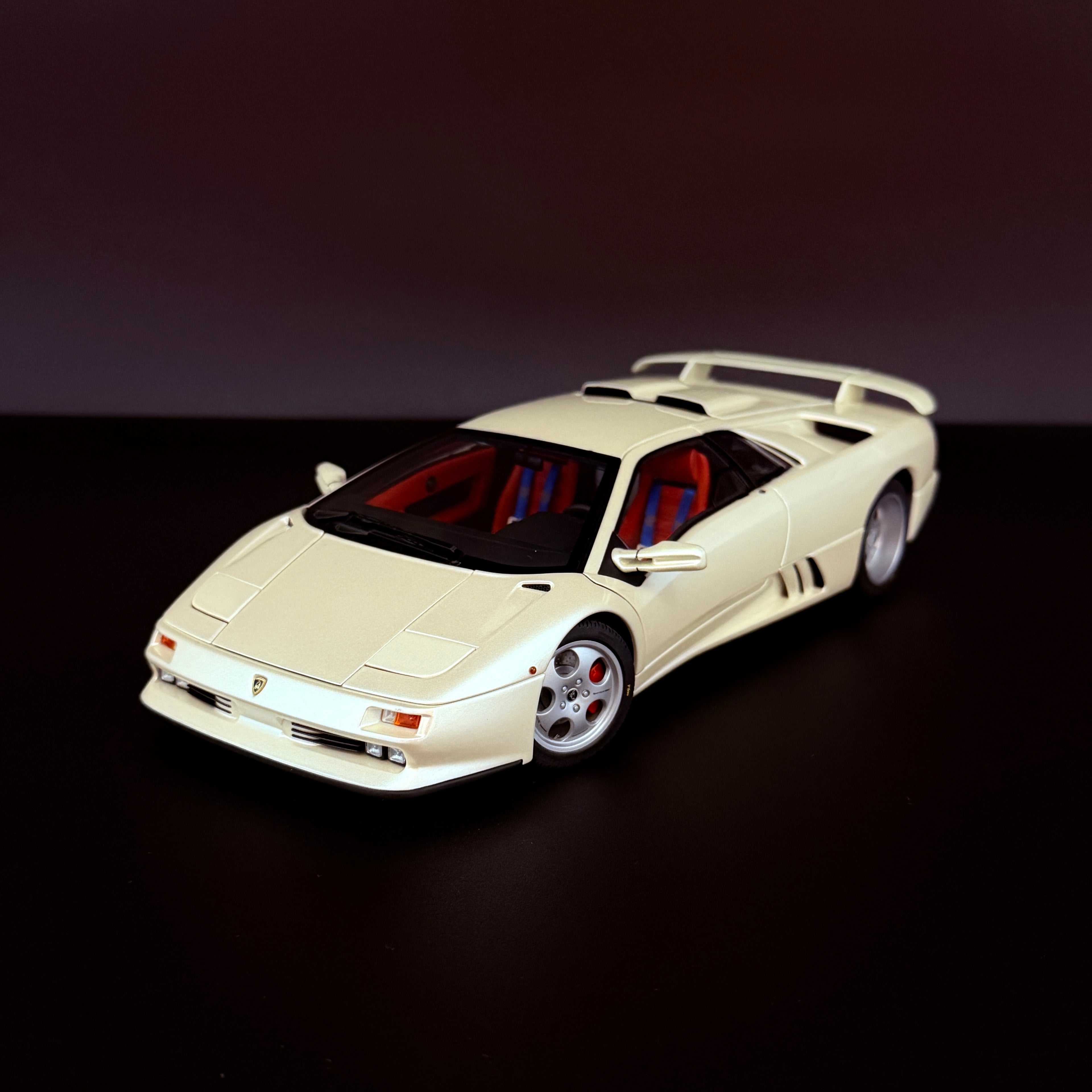 Lamborghini Diablo SE30 JOTA – Balloon White Maßstab 1:18 von AUTOart