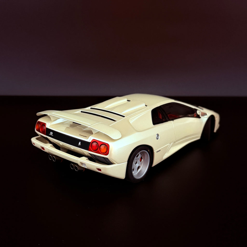 Lamborghini Diablo SE30 JOTA – Balloon White Maßstab 1:18 von AUTOart