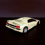 Lamborghini Diablo SE30 JOTA – Balloon White Maßstab 1:18 von AUTOart