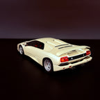 Lamborghini Diablo SE30 JOTA – Balloon White Maßstab 1:18 von AUTOart