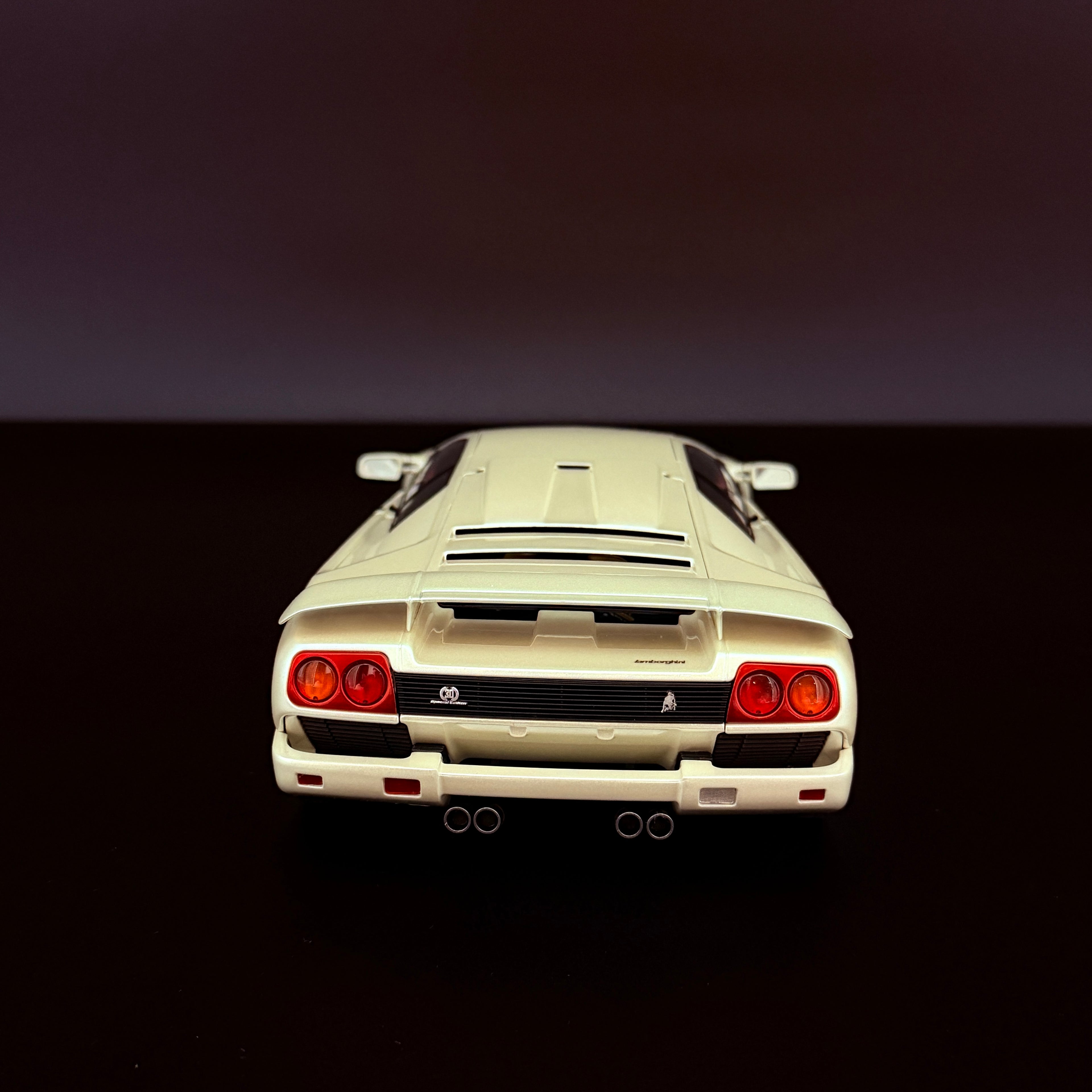Lamborghini Diablo SE30 JOTA – Balloon White Maßstab 1:18 von AUTOart