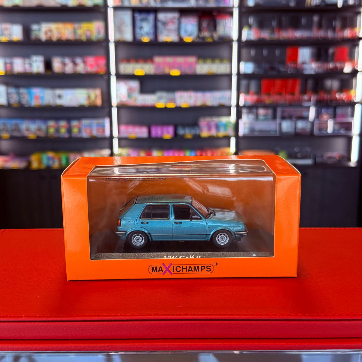 Volkswagen Golf II 4-dørs 1985 turkis metallic 1:43 fra Maxichamps