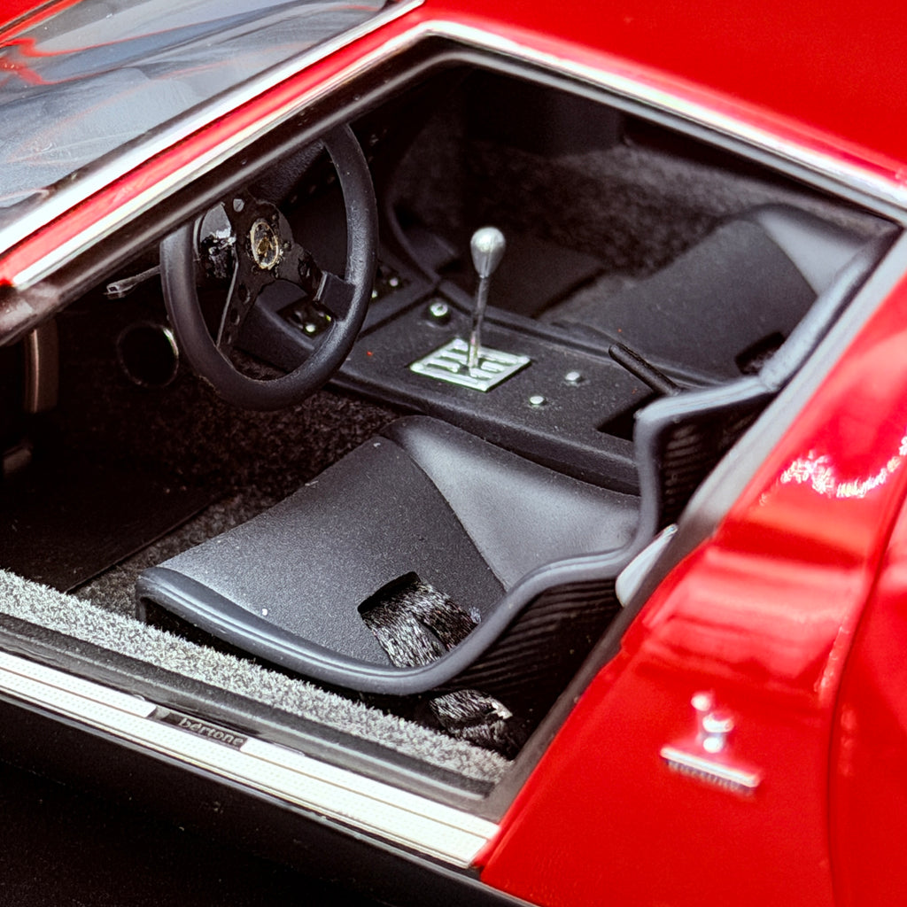 Lamborghini Miura SVR Jota 1968 – Rot Maßstab 1:18 von AUTOart