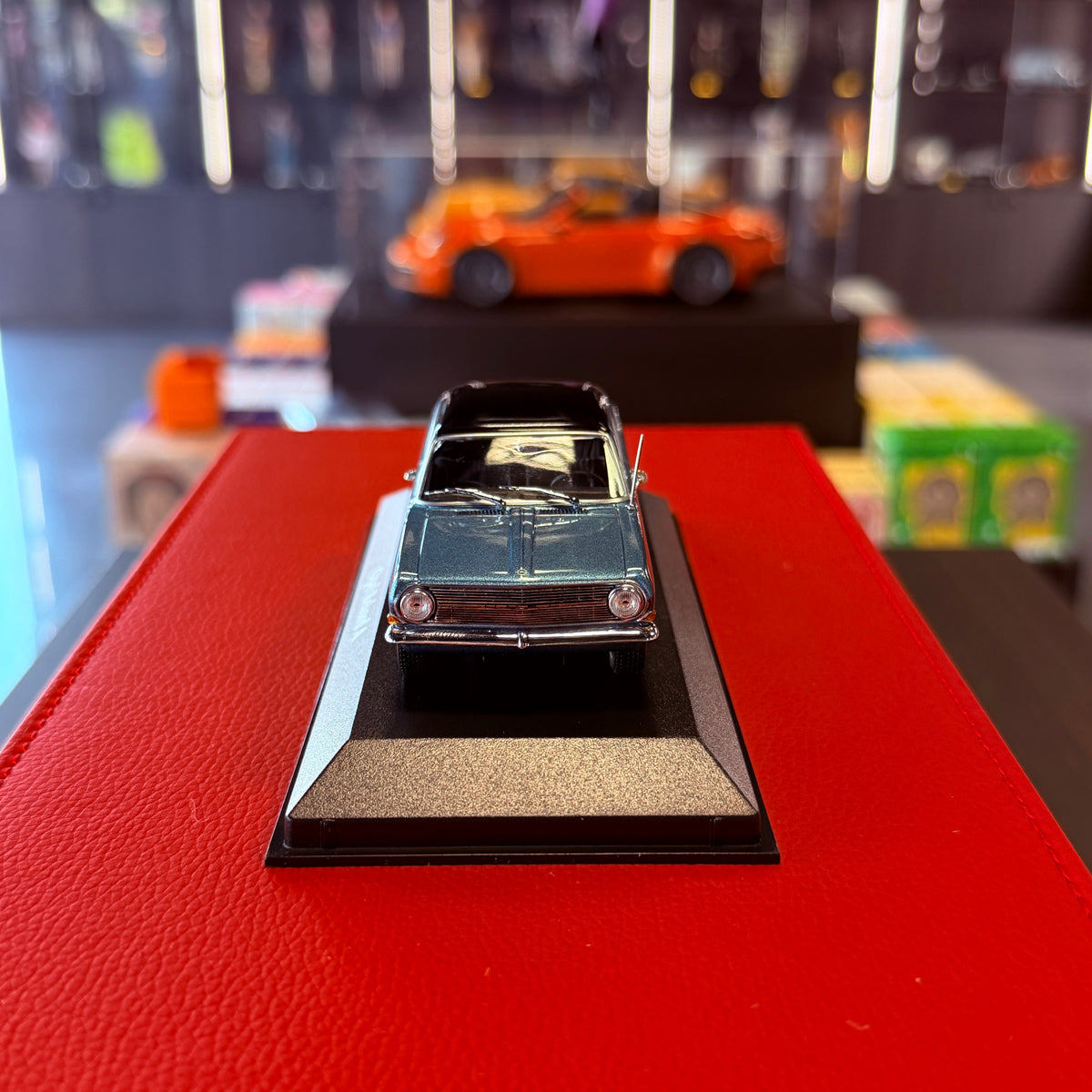 Opel Rekord A 1962 modrý 1:43 od Maxichamps