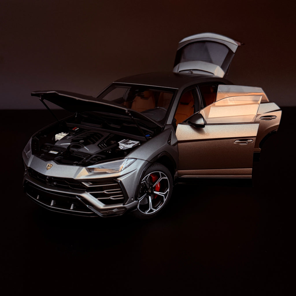 Lamborghini Urus – Grigio Titans / Mattgrau Maßstab 1:18 von AUTOart